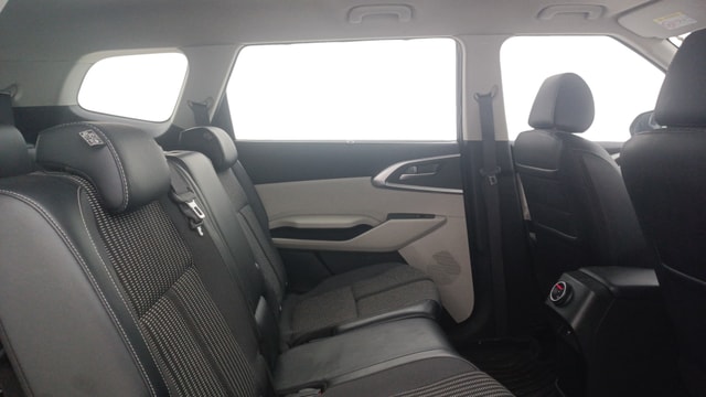 View Kia Carens Image 37 Used Kia Carens Image 37