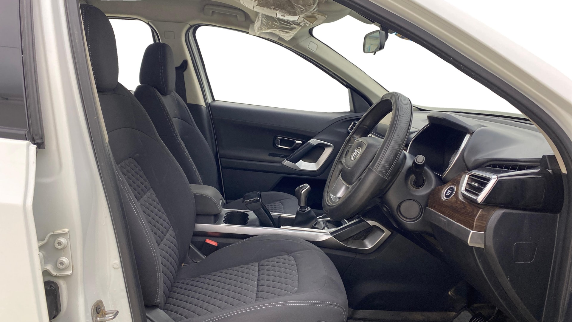 View 2022 Tata Harrier XE Image 27 Used 2022 Tata Harrier XE Image 27