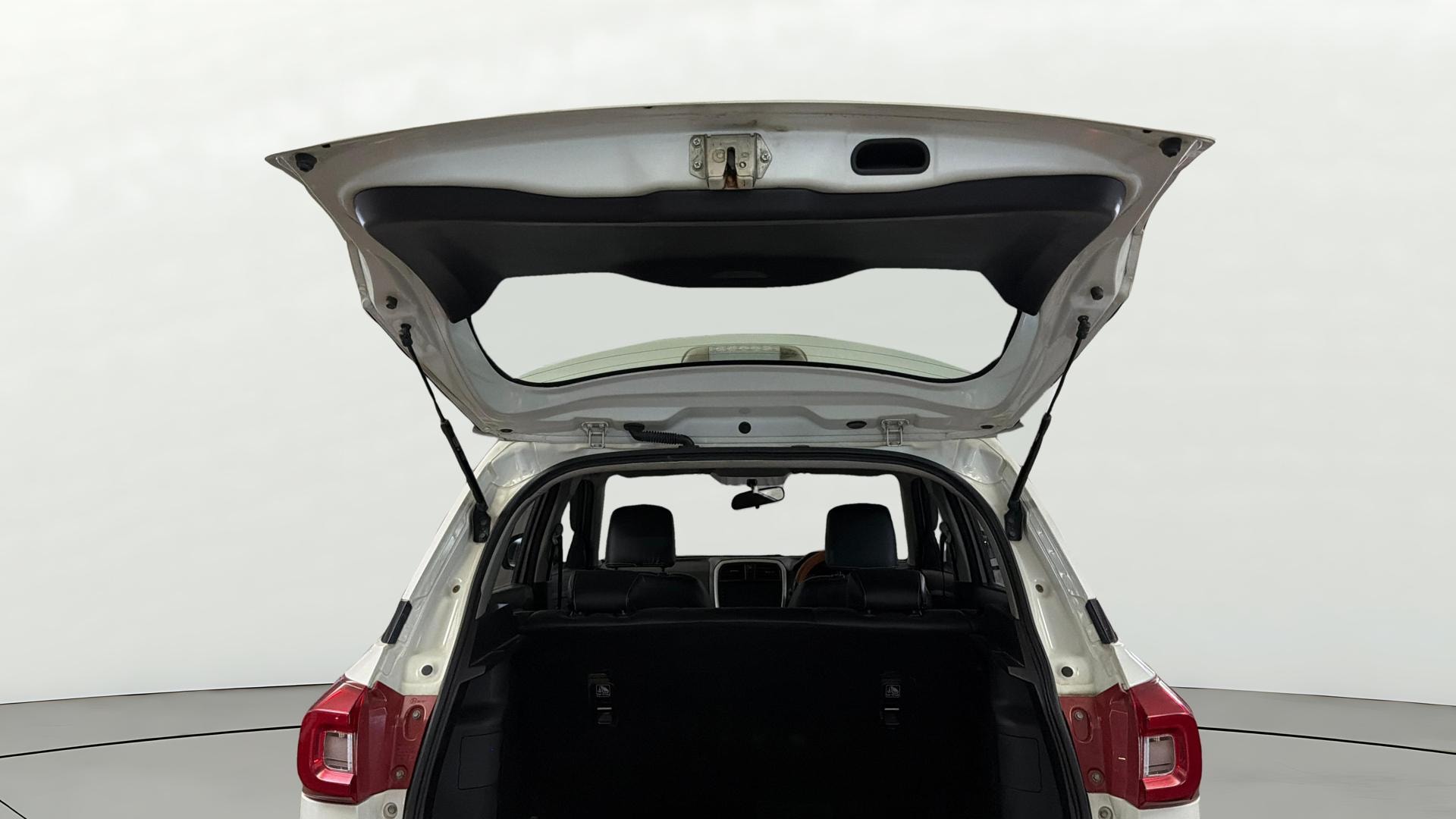 View 2022 Toyota Urban Cruiser Mid MT Image 16 Used 2022 Toyota Urban Cruiser Mid MT Image 16