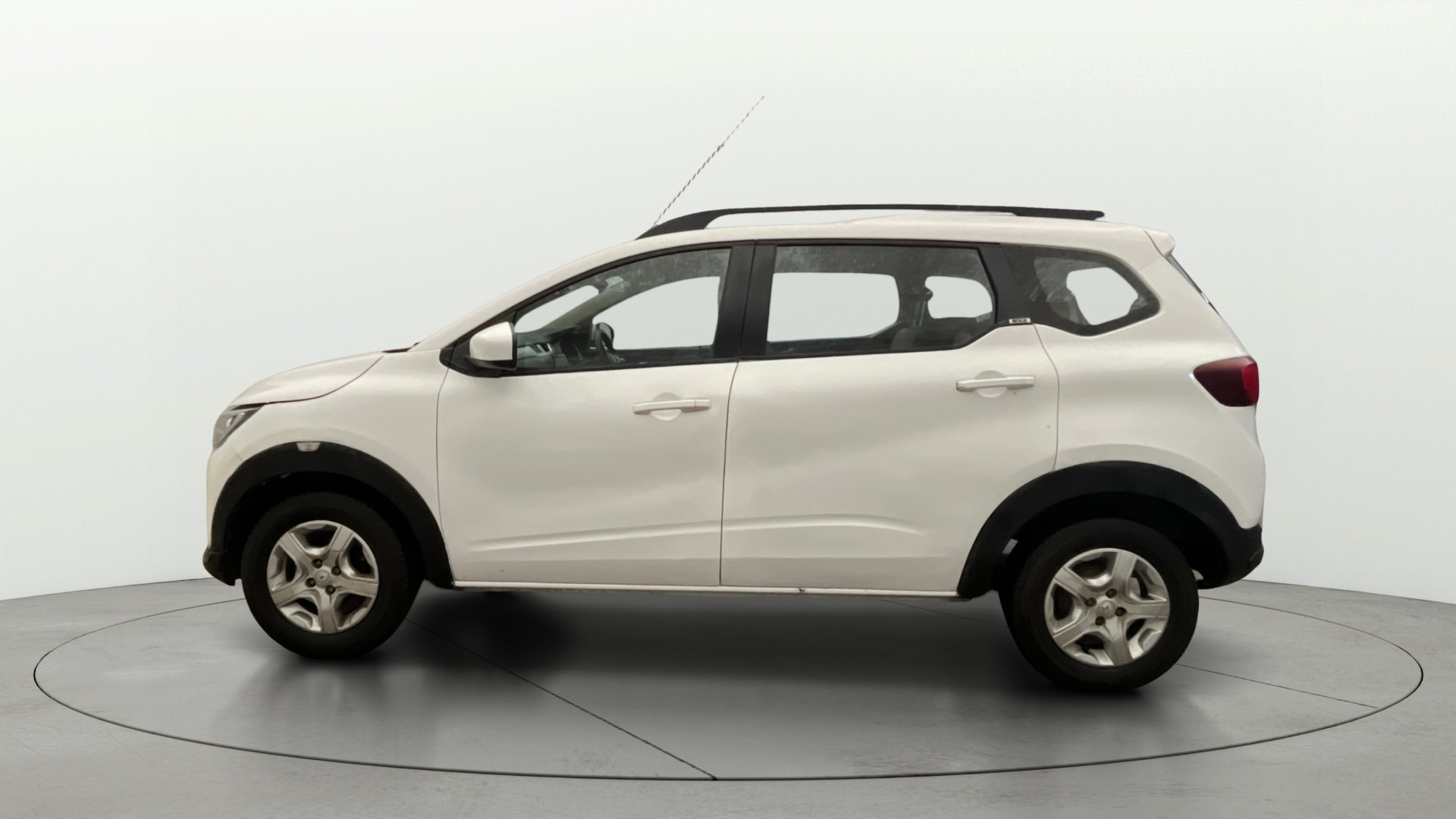 View 2019 Renault Triber RXZ Image 27 Used 2019 Renault Triber RXZ Image 27