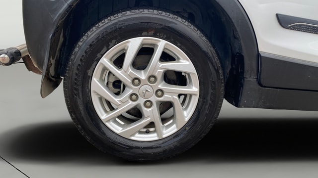 View Mahindra XUV300 Image 25 Used Mahindra XUV300 Image 25