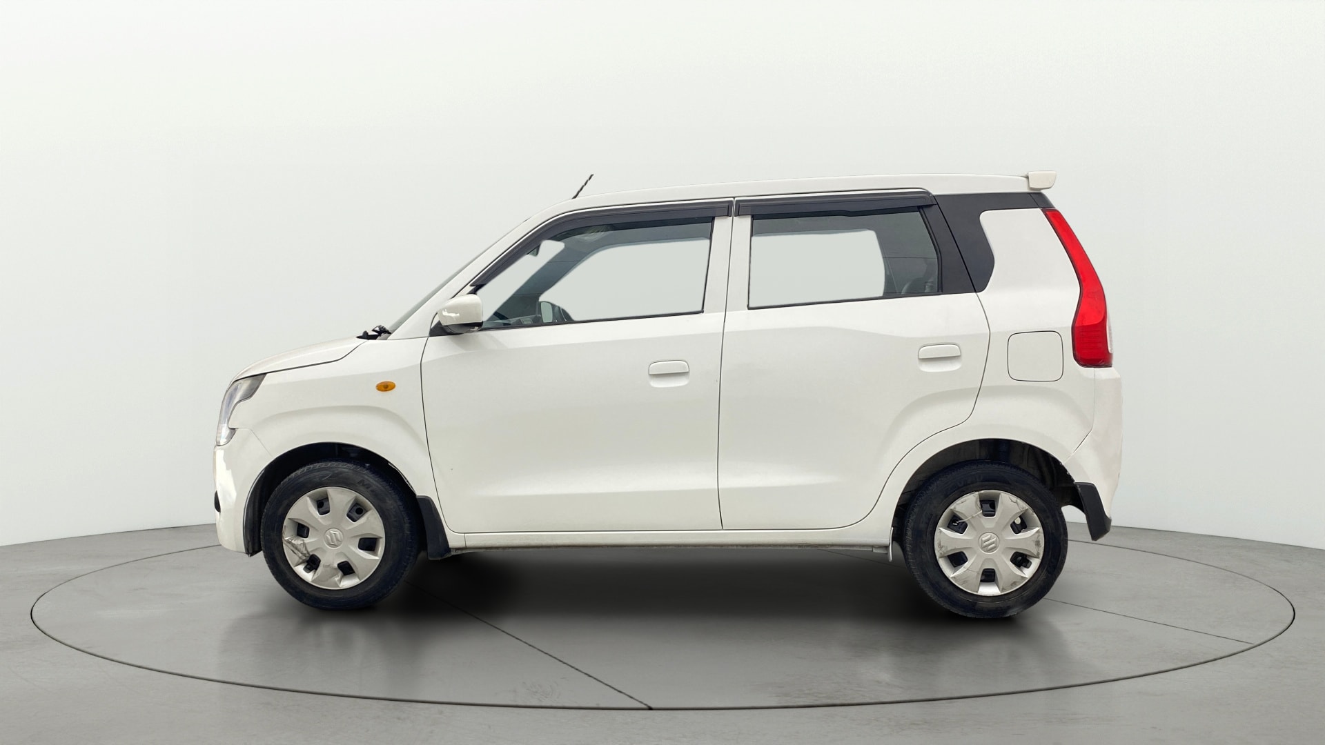 View 2021 Maruti Suzuki 1000 Base Variant Image 5 Used 2021 Maruti Suzuki 1000 Base Variant Image 5