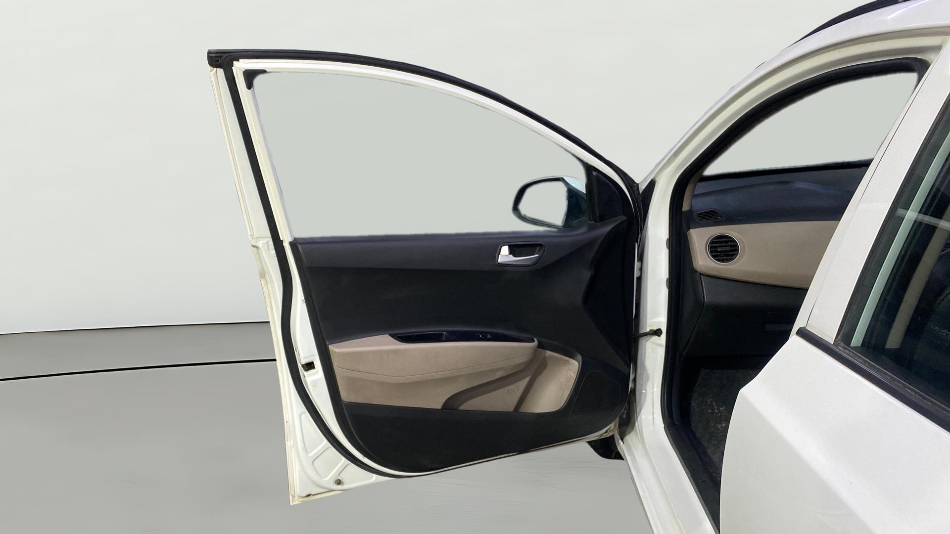 View 2019 Hyundai Grand i10 Sportz 1.2 Kappa Image 36 Used 2019 Hyundai Grand i10 Sportz 1.2 Kappa Image 36