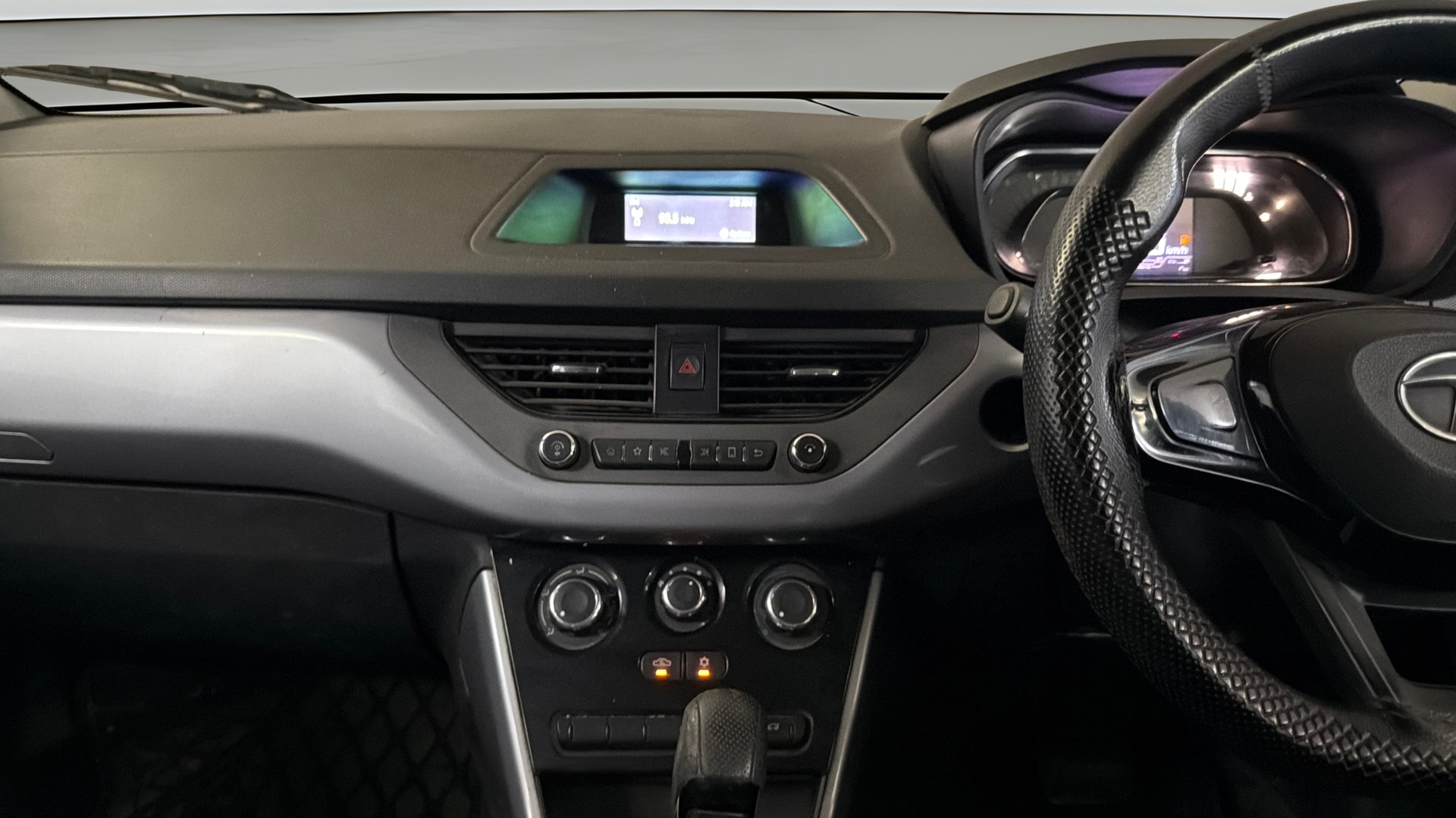 View 2020 Tata Nexon Revotron XMA AMT Image 17 Used 2020 Tata Nexon Revotron XMA AMT Image 17