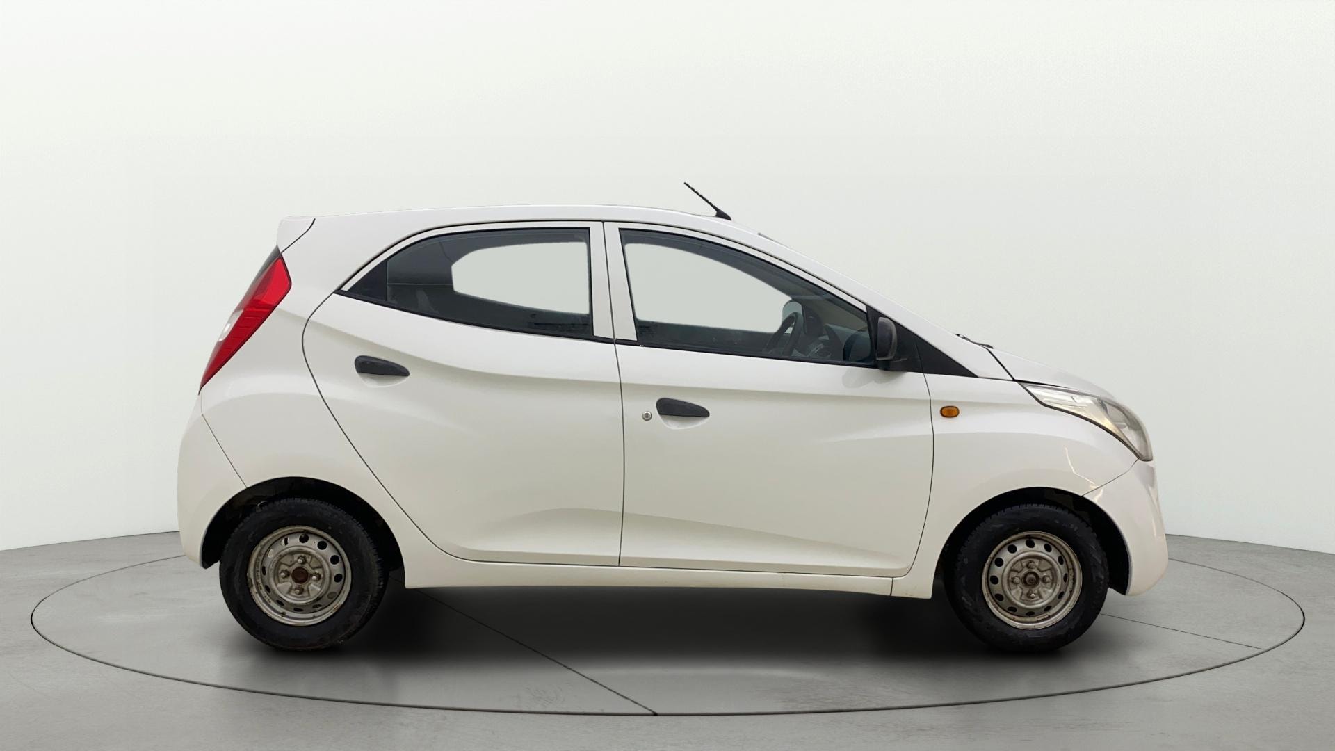 View 2016 Hyundai EON Era Plus Image 8 Used 2016 Hyundai EON Era Plus Image 8