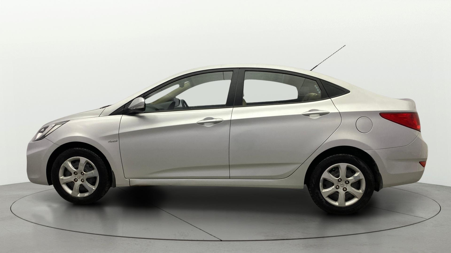View 2013 Hyundai Fluidic Verna 1.6 CRDI EX Image 5 Used 2013 Hyundai Fluidic Verna 1.6 CRDI EX Image 5