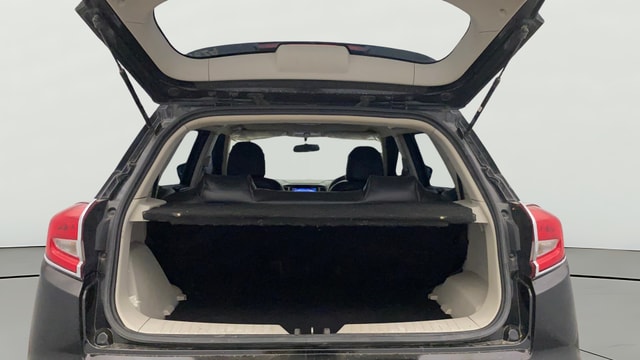 View Mahindra XUV300 Image 37 Used Mahindra XUV300 Image 37