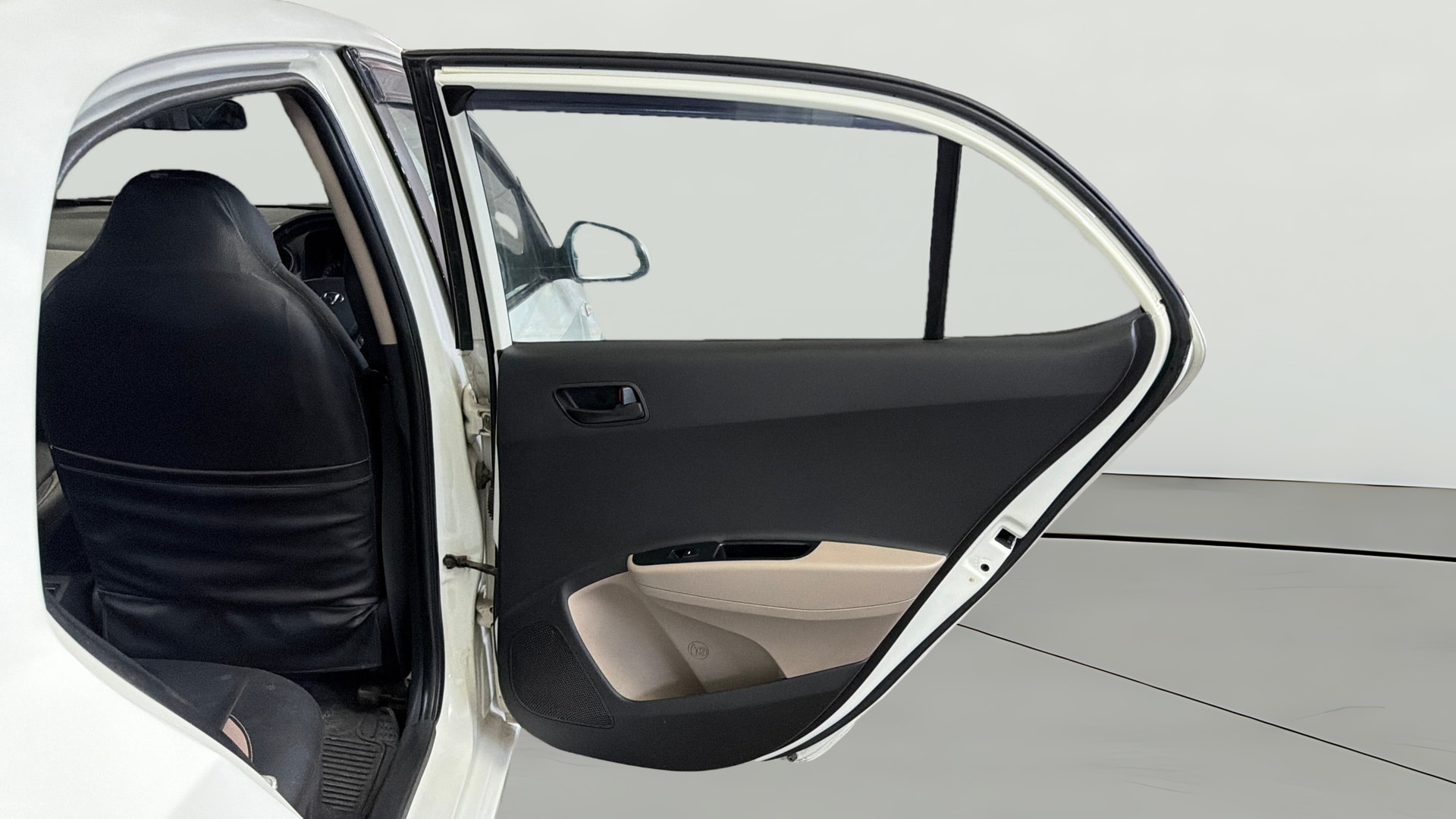 View 2017 Hyundai Xcent E Petrol Image 7 Used 2017 Hyundai Xcent E Petrol Image 7