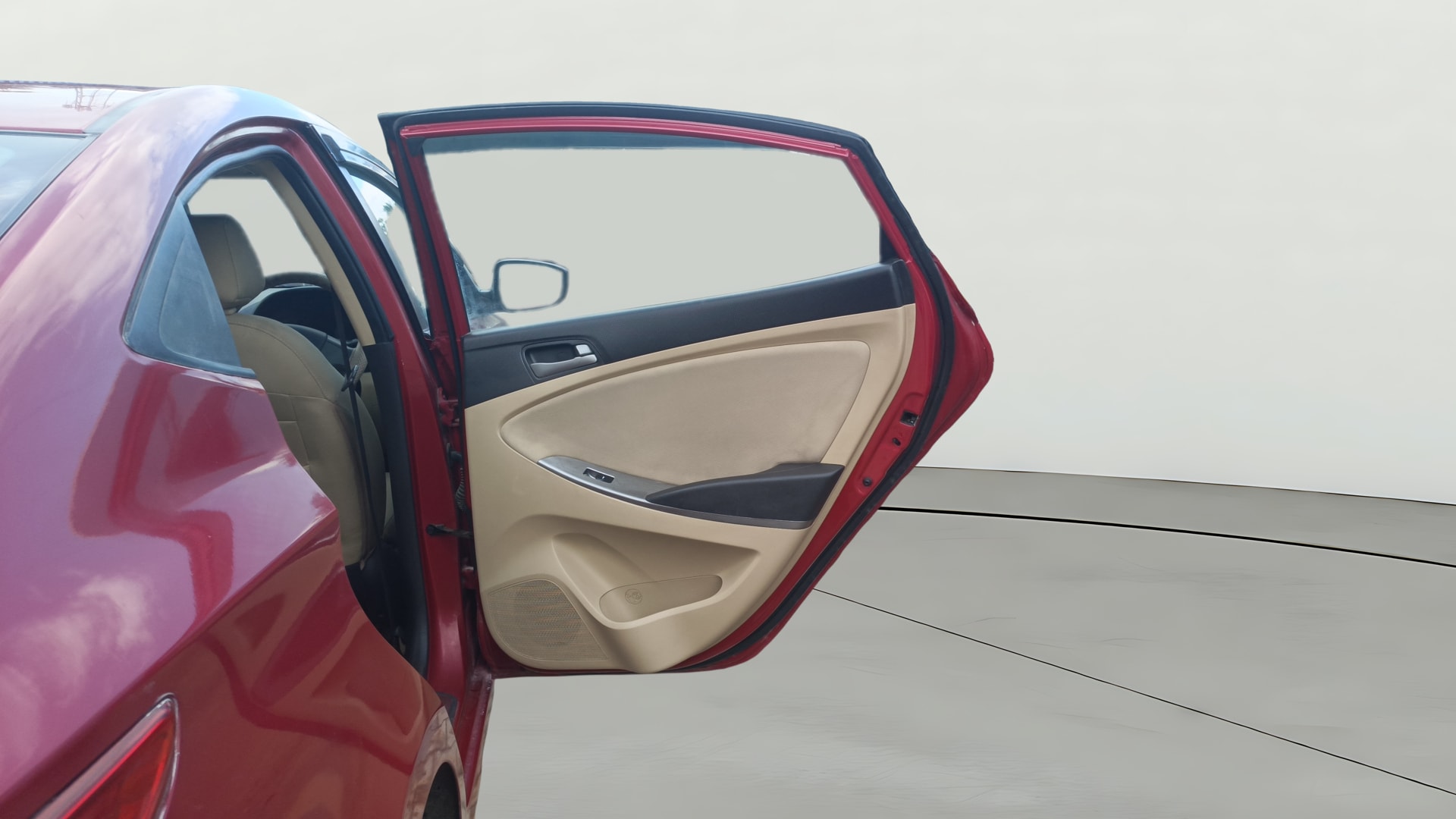 View 2015 Hyundai Fluidic Verna 1.4 VTVT CX Image 7 Used 2015 Hyundai Fluidic Verna 1.4 VTVT CX Image 7