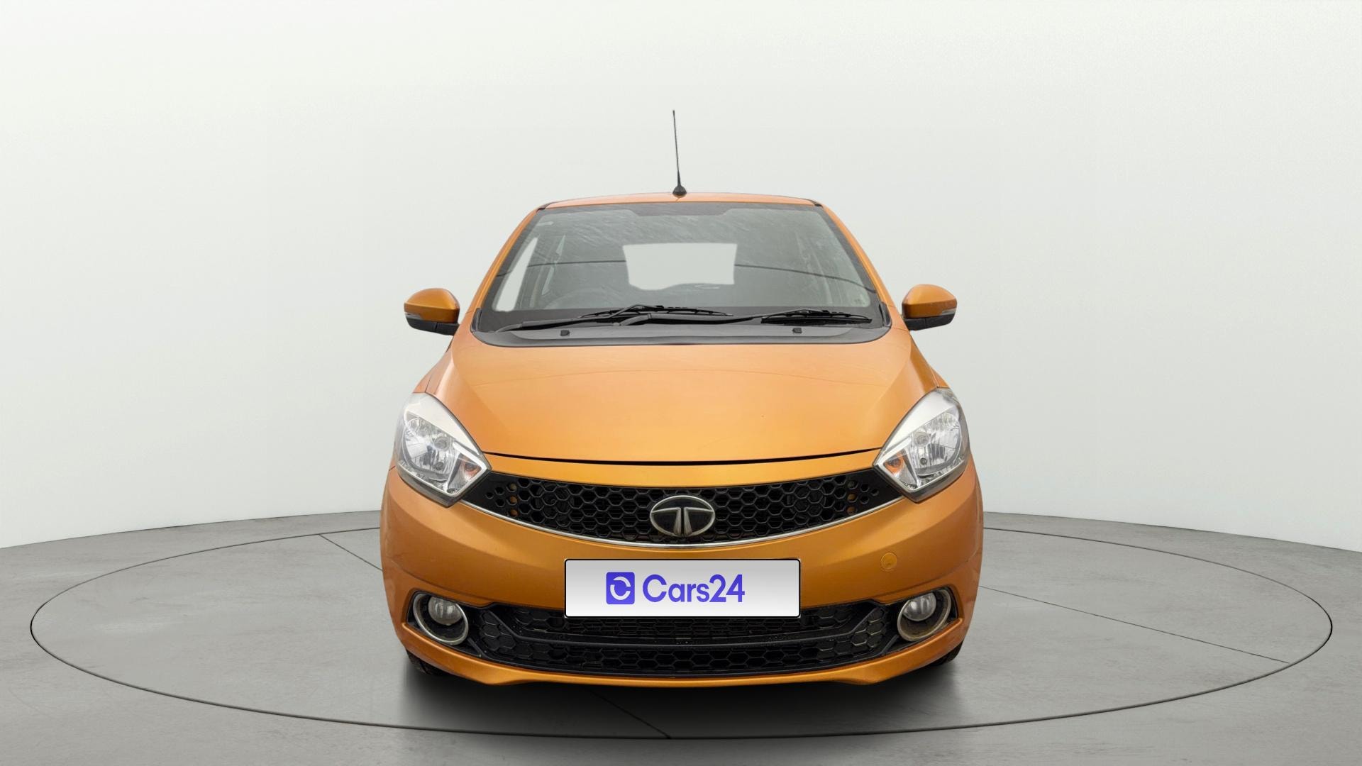 View 2018 Tata Tiago Revotorq XB Image 1 Used 2018 Tata Tiago Revotorq XB Image 1