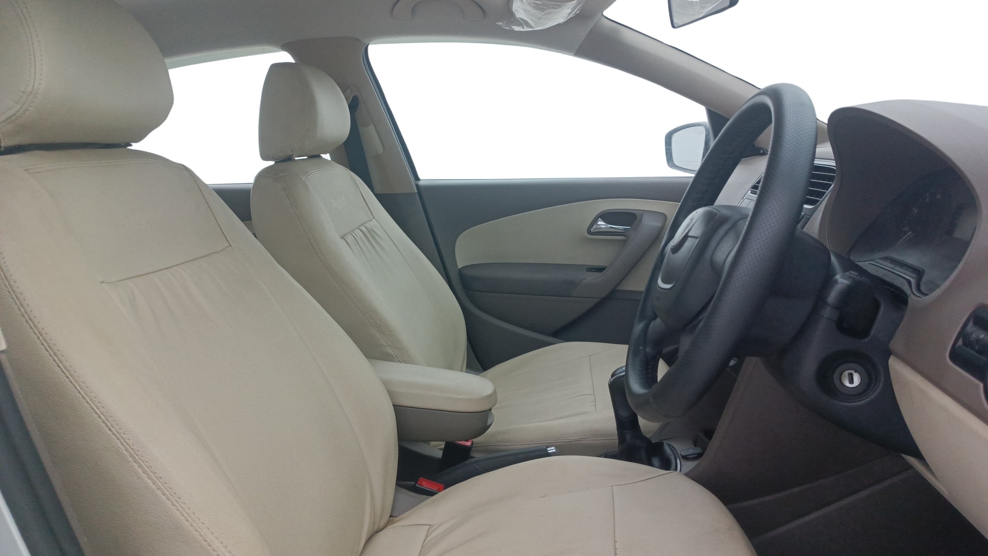 View 2013 Skoda Rapid 1.6 MPI Ambition Petrol BS IV Image 26 Used 2013 Skoda Rapid 1.6 MPI Ambition Petrol BS IV Image 26