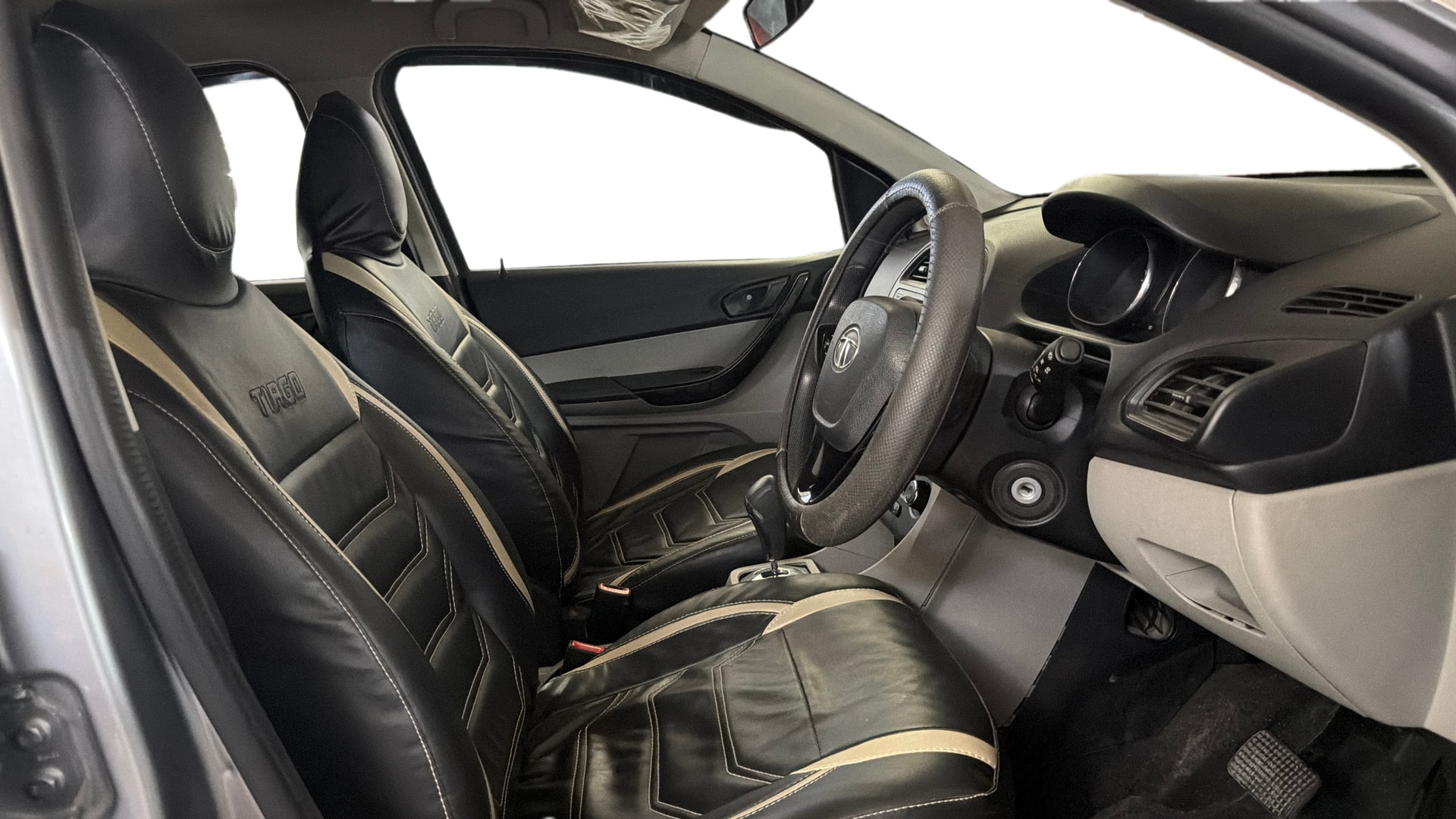 View 2019 Tata Tiago Revotorq XB Image 25 Used 2019 Tata Tiago Revotorq XB Image 25