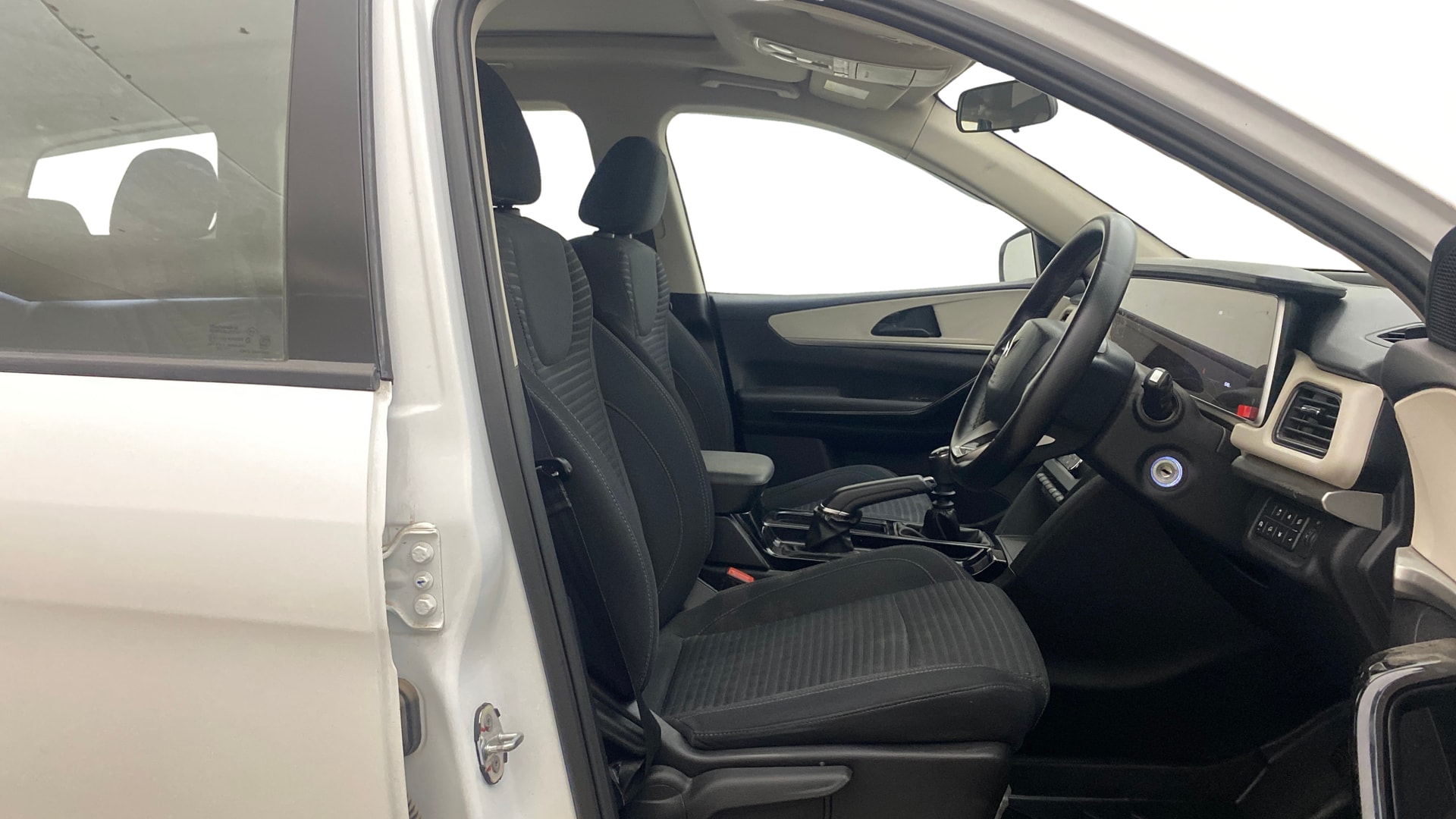 Used 2023 Mahindra XUV700 Used 2023 Mahindra XUV700