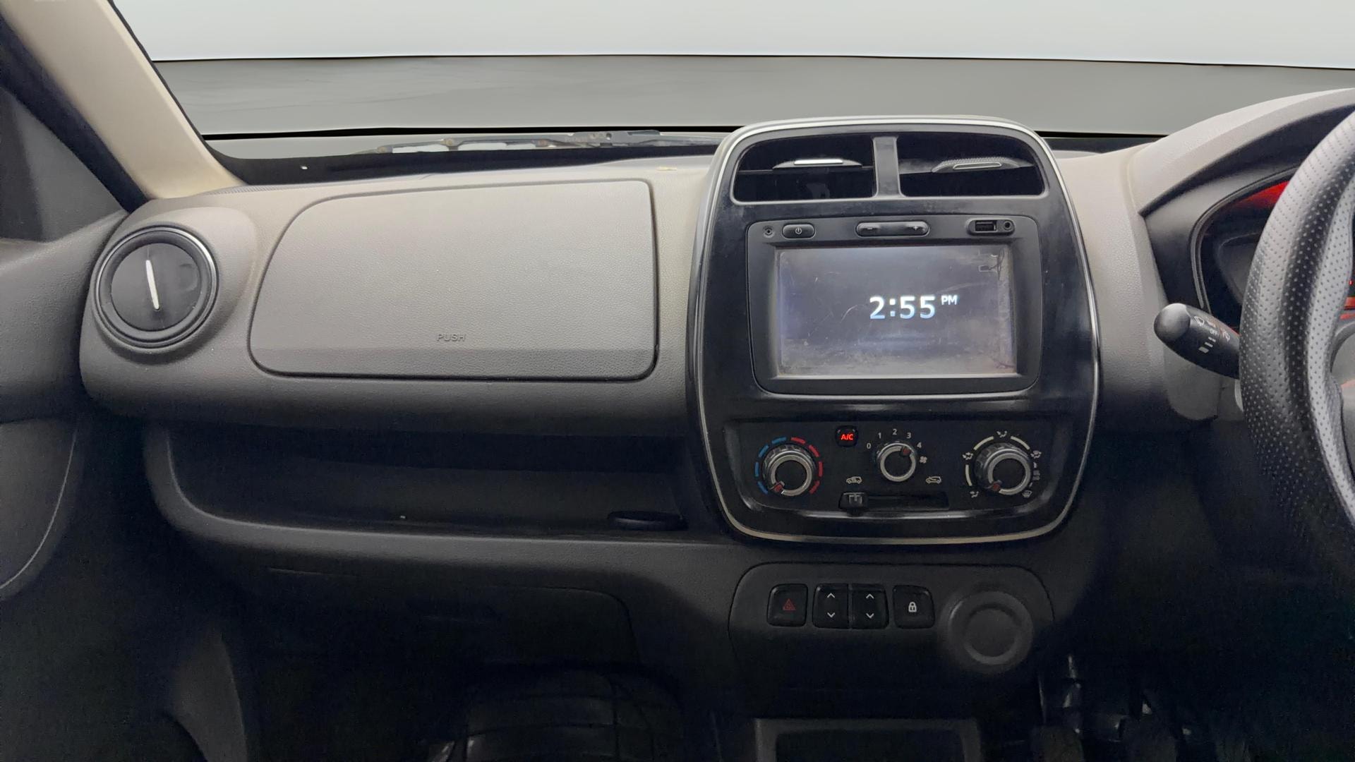 View 2016 Renault Kwid RXL 1.0 AMT BS IV Image 17 Used 2016 Renault Kwid RXL 1.0 AMT BS IV Image 17