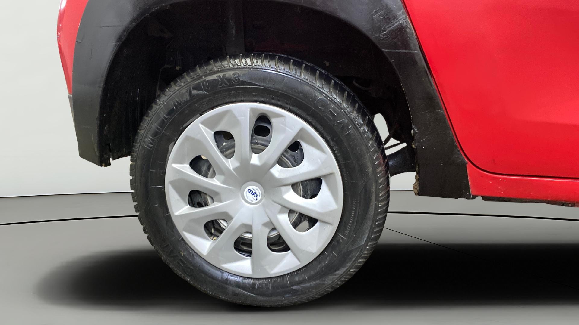 View 2019 Mahindra KUV100 K2 Petrol BS IV Image 23 Used 2019 Mahindra KUV100 K2 Petrol BS IV Image 23