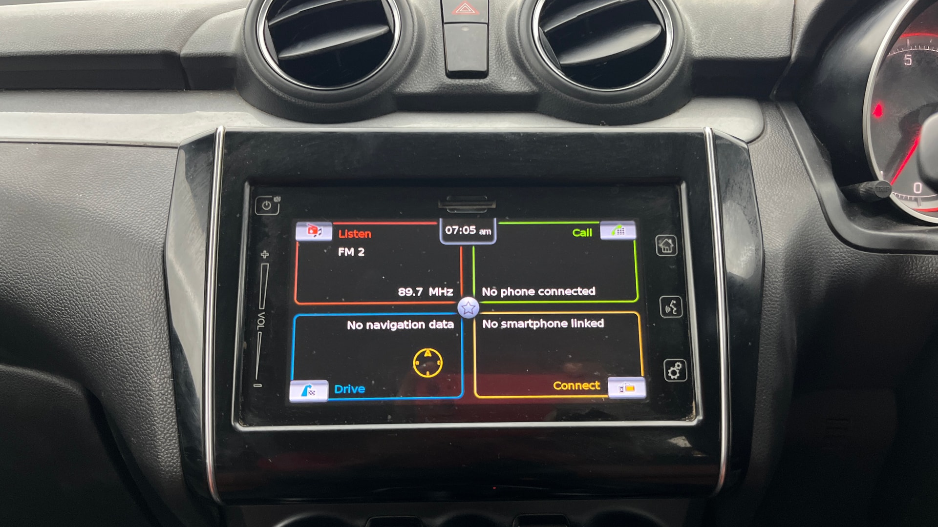 View 2018 Maruti Suzuki 1000 Base Variant Image 32 Used 2018 Maruti Suzuki 1000 Base Variant Image 32