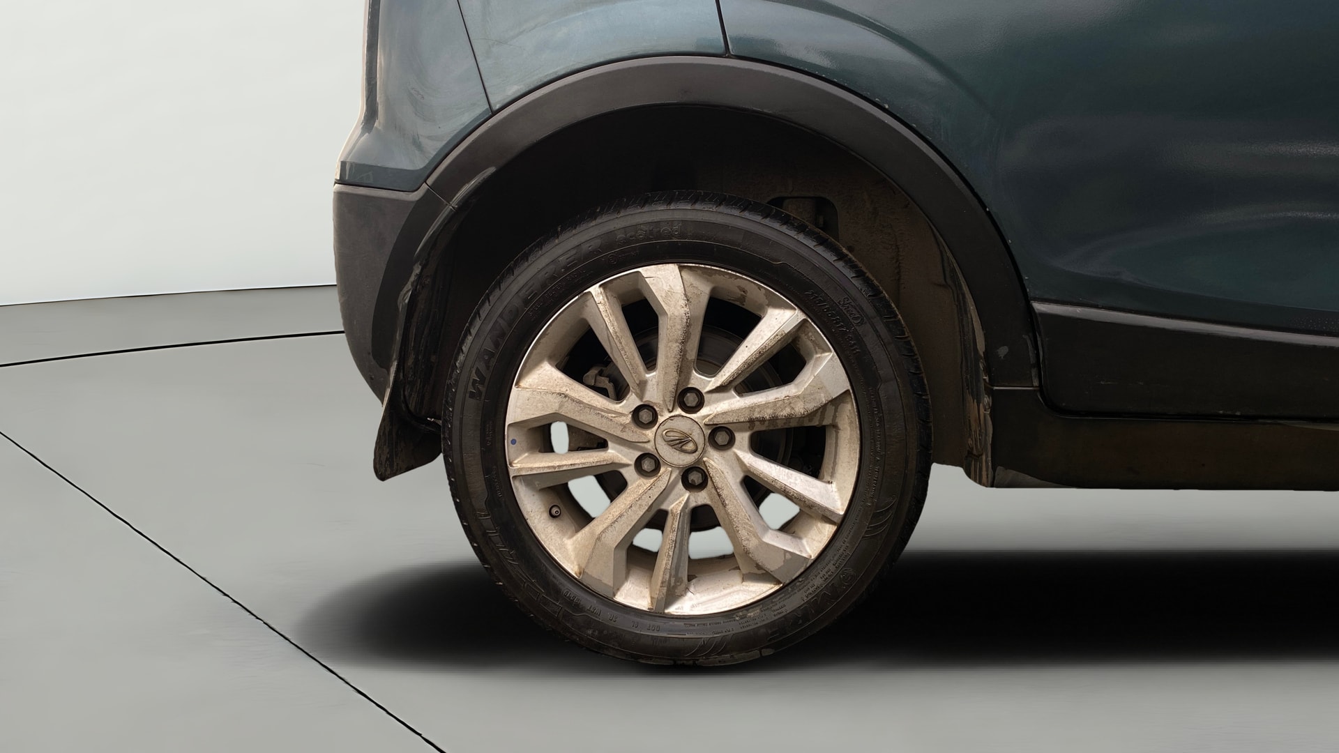 View 2019 Mahindra XUV300 W4 Petrol BS IV Image 24 Used 2019 Mahindra XUV300 W4 Petrol BS IV Image 24