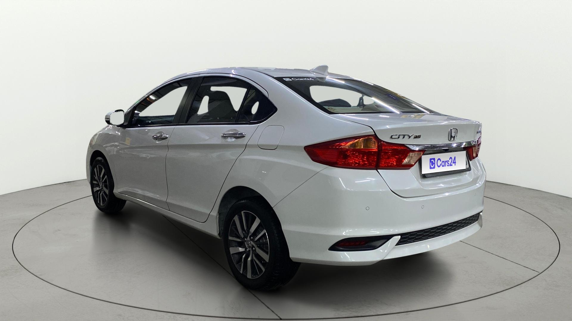 View 2022 Honda City ZX MT Diesel Anniversary Edition Image 2 Used 2022 Honda City ZX MT Diesel Anniversary Edition Image 2