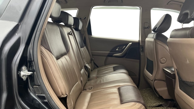 View Mahindra XUV500 Image 29 Used Mahindra XUV500 Image 29