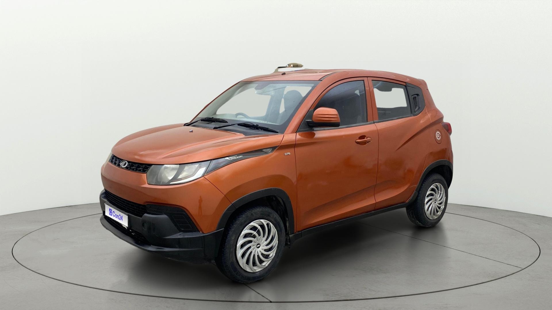 View 2016 Mahindra KUV100 K4 Plus Diesel 6 Seater BS IV Image 34 Used 2016 Mahindra KUV100 K4 Plus Diesel 6 Seater BS IV Image 34