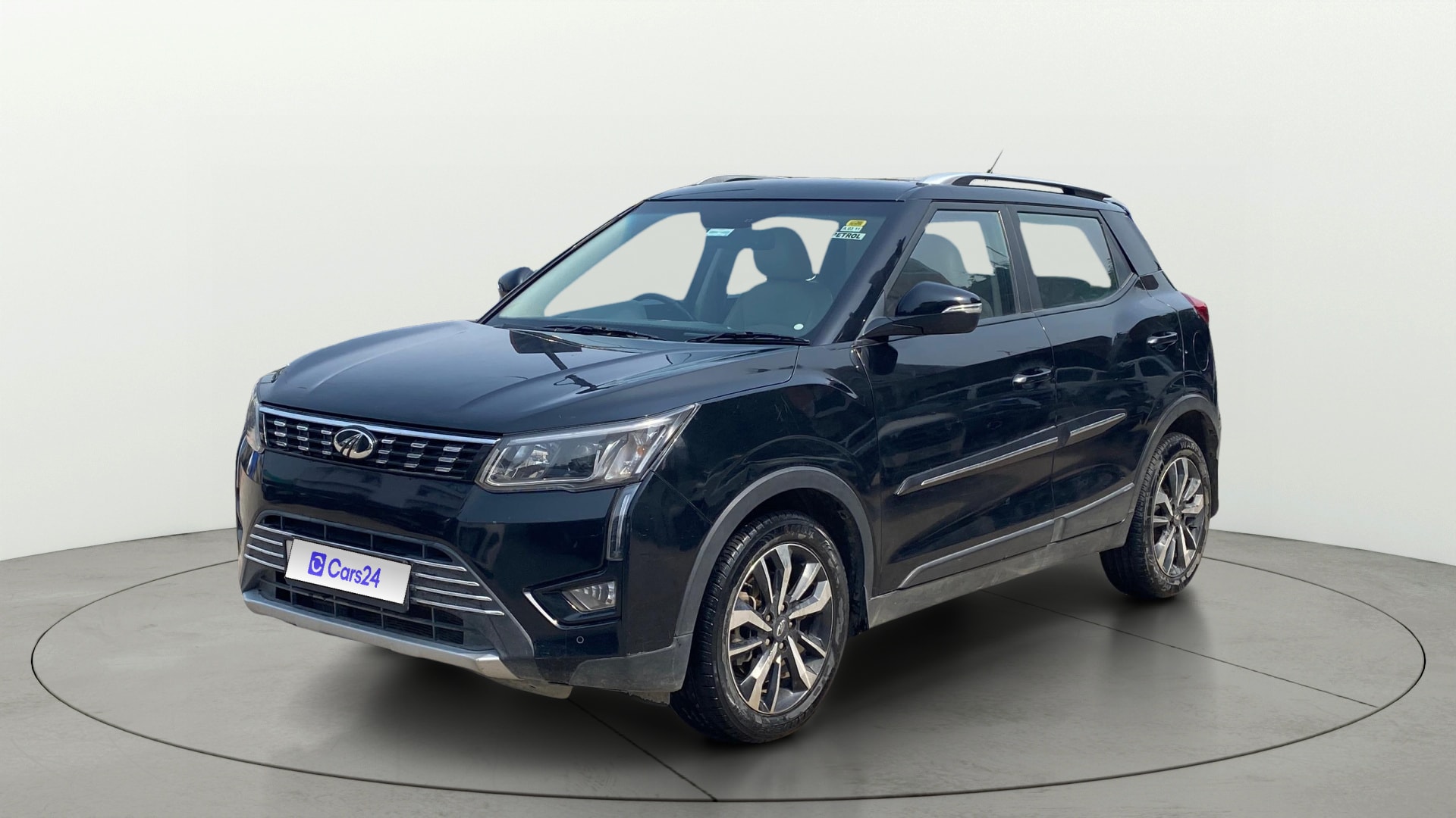 View 2019 Mahindra XUV300 W4 Petrol BS IV Image 38 Used 2019 Mahindra XUV300 W4 Petrol BS IV Image 38