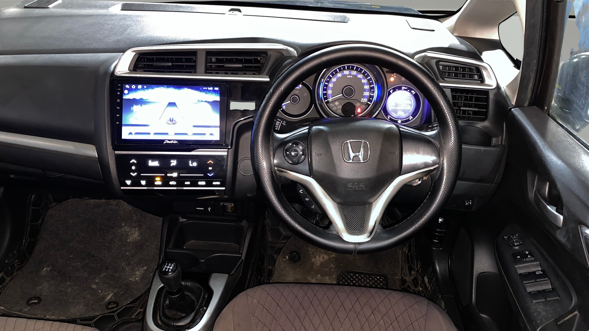 View 2018 Honda WR-V S MT Diesel Edge Edition Image 20 Used 2018 Honda WR-V S MT Diesel Edge Edition Image 20