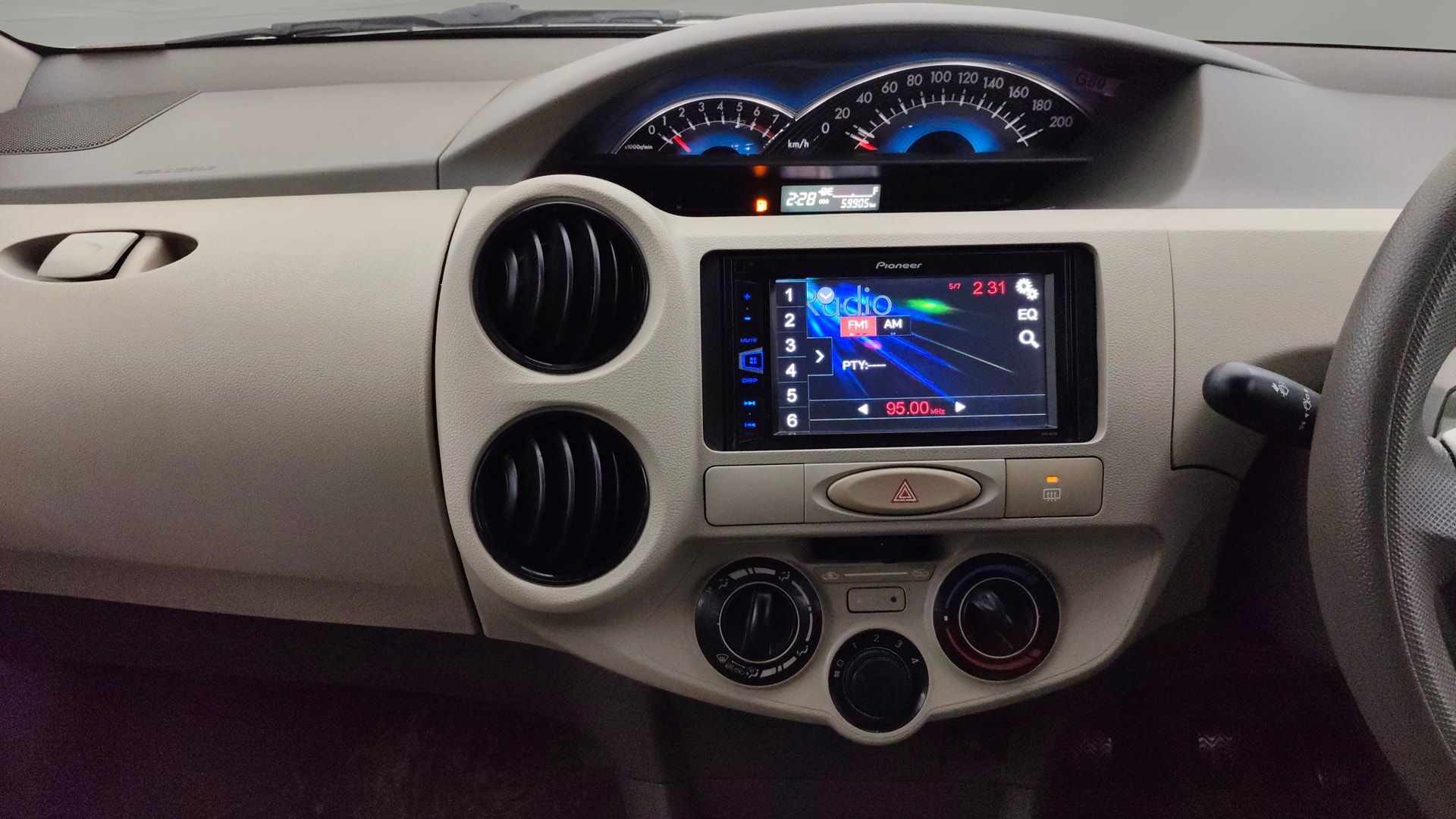 View 2015 Toyota Etios Liva G Image 17 Used 2015 Toyota Etios Liva G Image 17