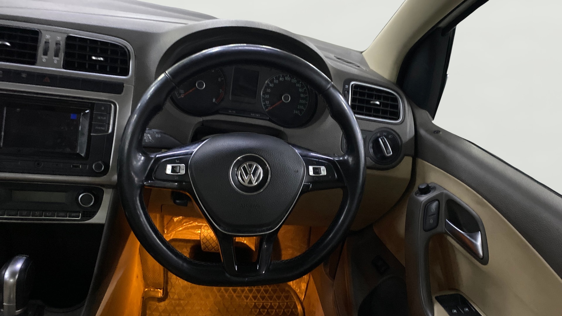 View 2018 Volkswagen Vento DSG Image 20 Used 2018 Volkswagen Vento DSG Image 20