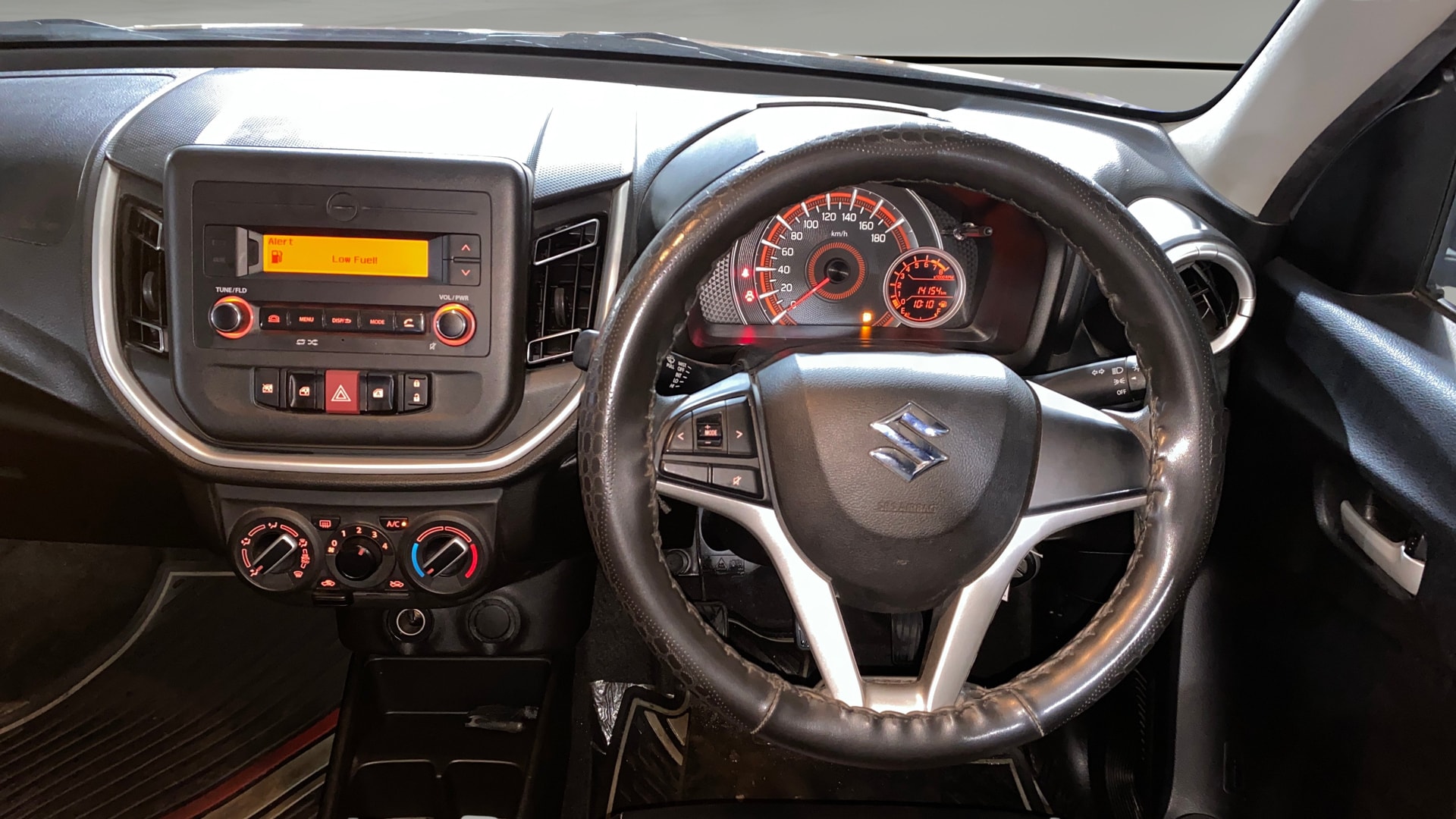 View 2022 Maruti Suzuki 1000 Base Variant Image 20 Used 2022 Maruti Suzuki 1000 Base Variant Image 20