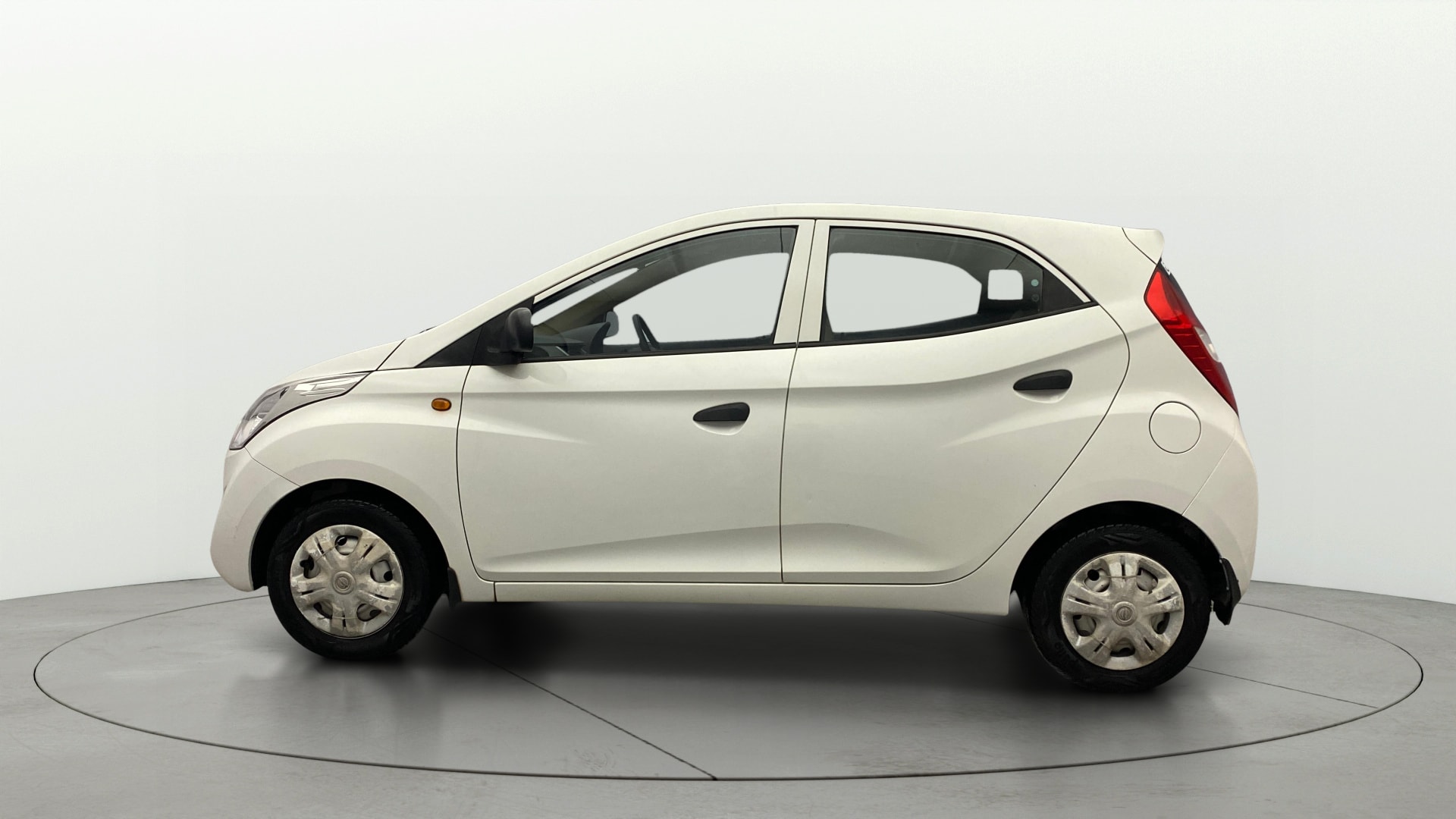 View 2017 Hyundai EON Era Plus Image 5 Used 2017 Hyundai EON Era Plus Image 5