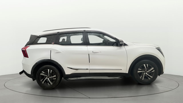 View Mahindra XUV700 Image 27 Used Mahindra XUV700 Image 27