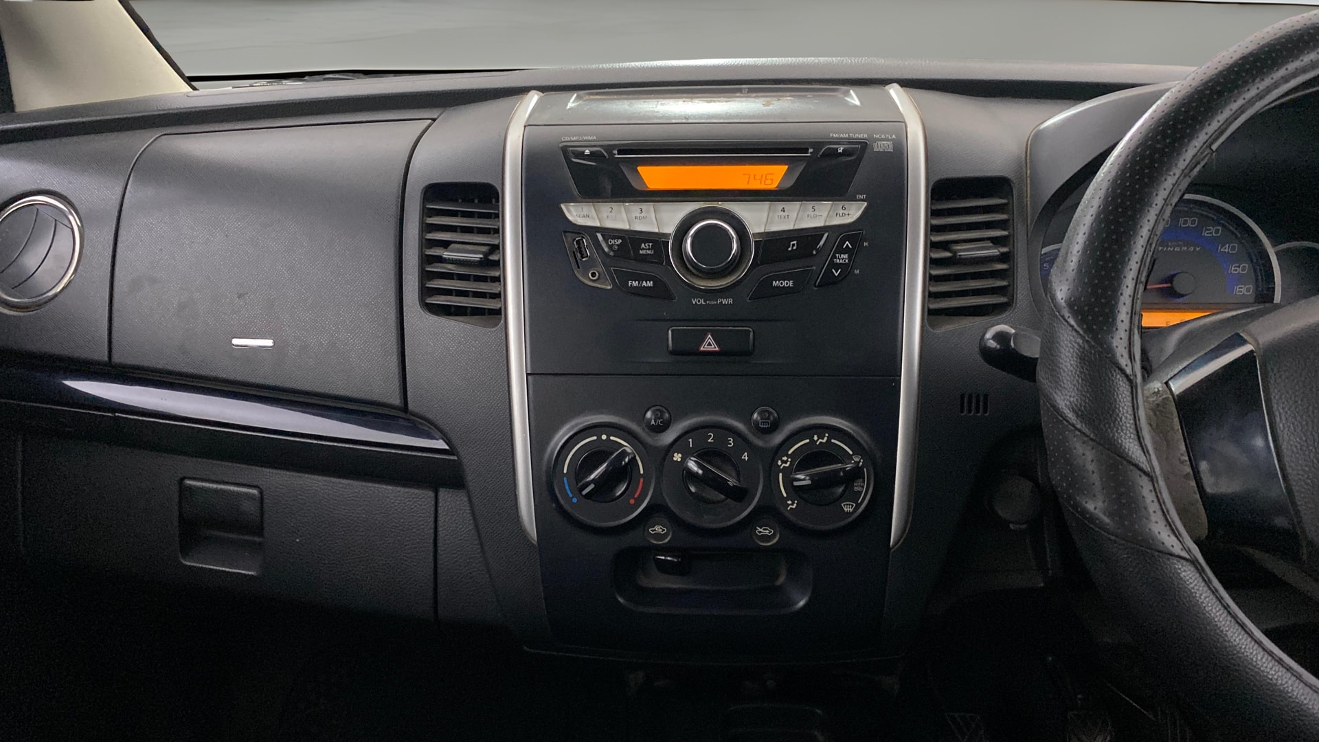 View 2014 Maruti Suzuki Stingray LXI Image 17 Used 2014 Maruti Suzuki Stingray LXI Image 17