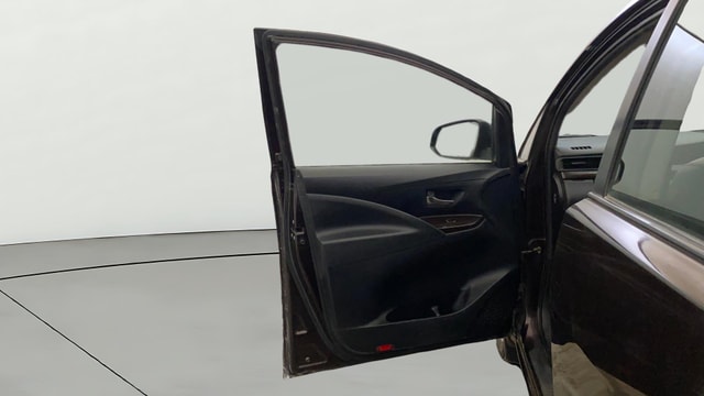 View Toyota Innova Crysta Image 32 Used Toyota Innova Crysta Image 32