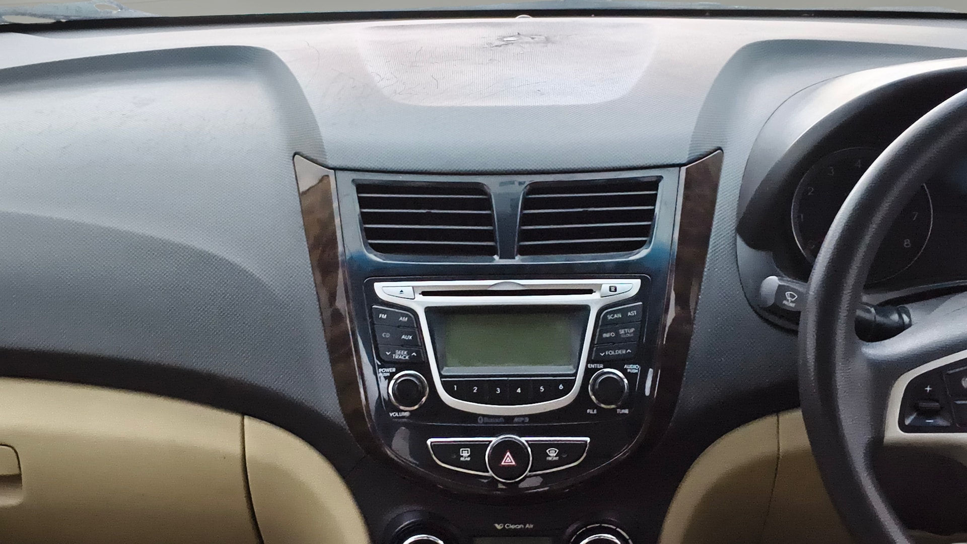 View 2013 Hyundai Fluidic Verna 1.4 CRDI Base Image 17 Used 2013 Hyundai Fluidic Verna 1.4 CRDI Base Image 17