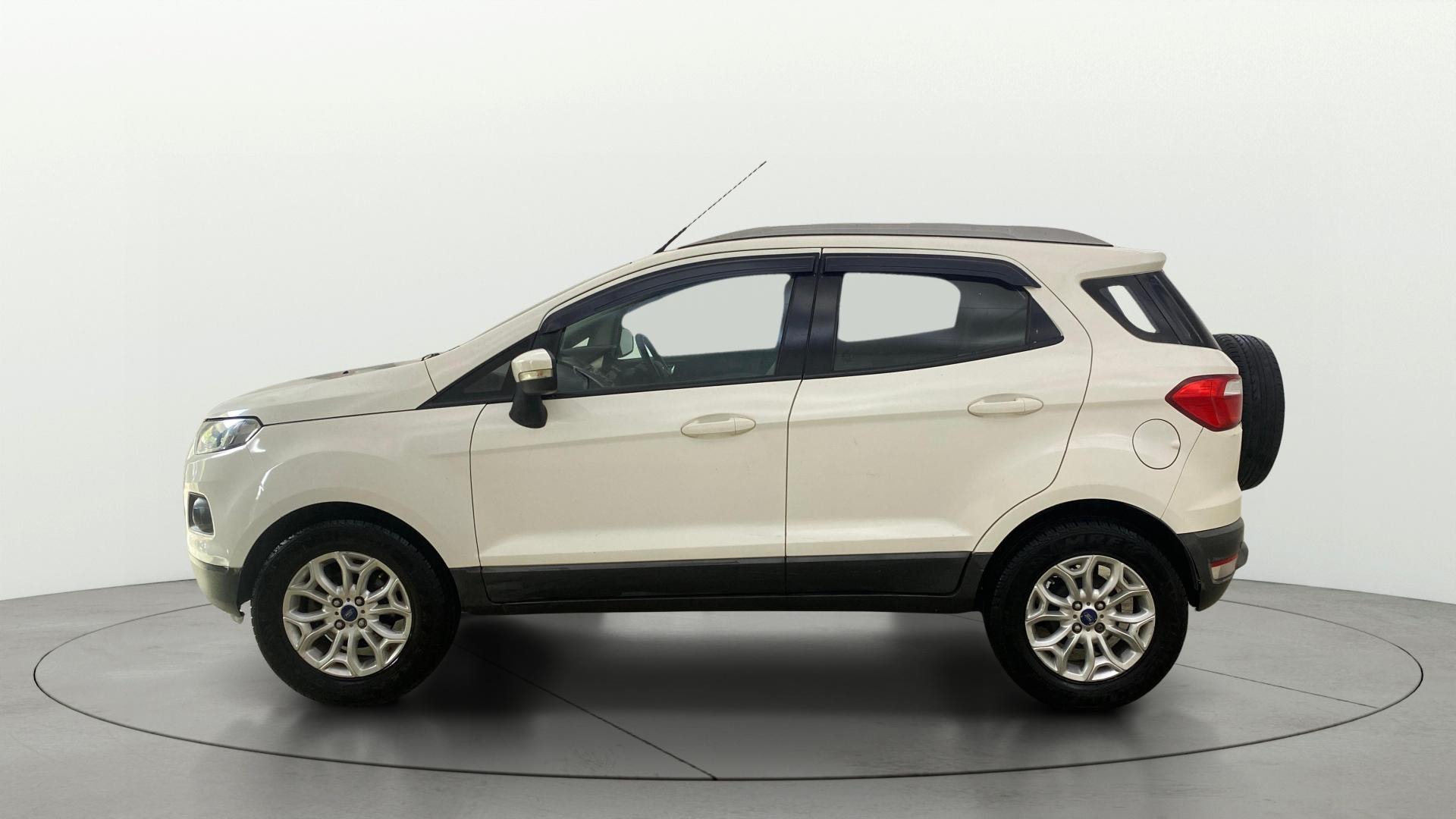 View 2016 Ford EcoSport 1.5 TDCi Diesel Ambiente BS IV Image 5 Used 2016 Ford EcoSport 1.5 TDCi Diesel Ambiente BS IV Image 5