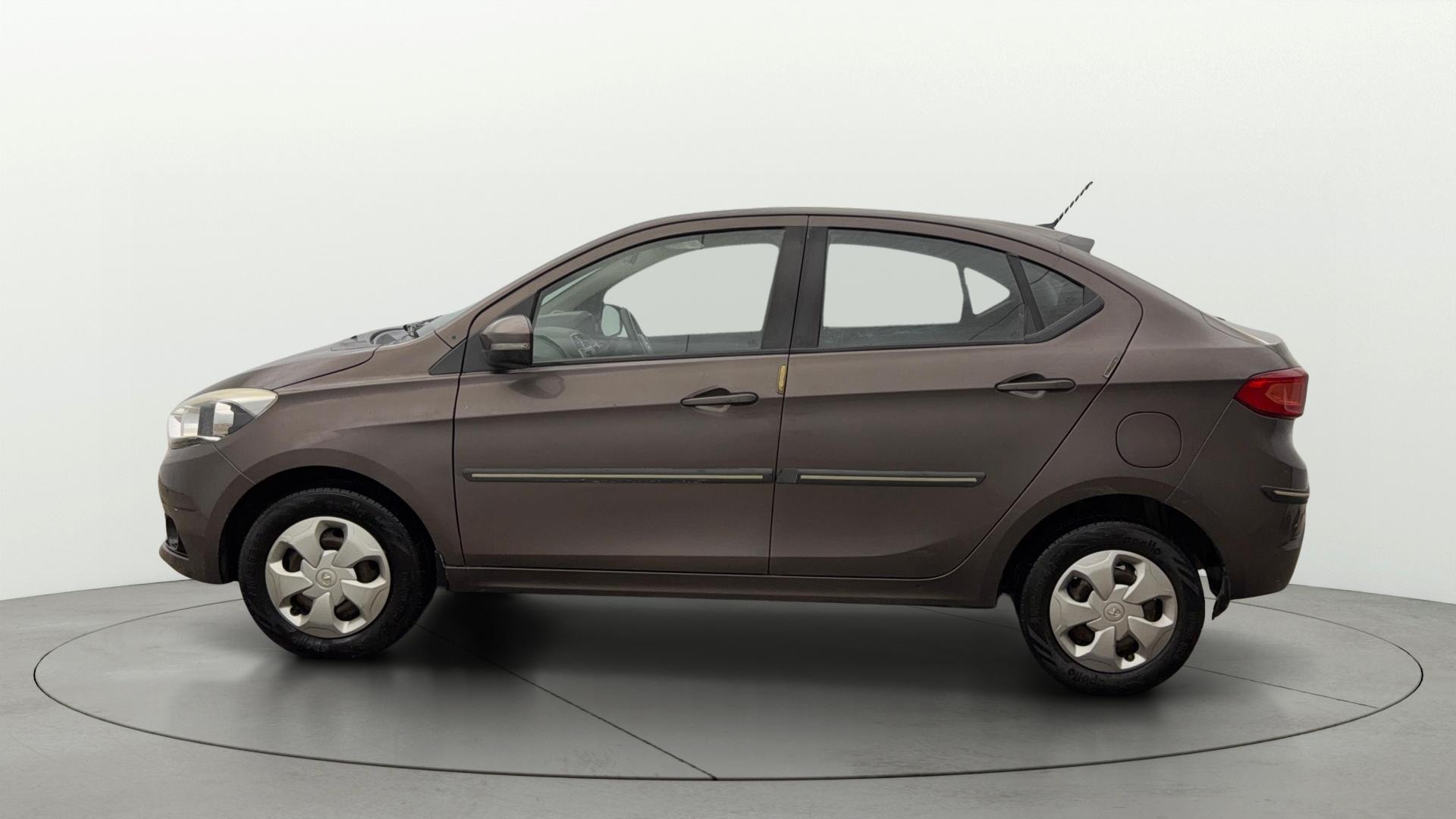 View 2018 Tata Tigor XE Diesel Image 5 Used 2018 Tata Tigor XE Diesel Image 5