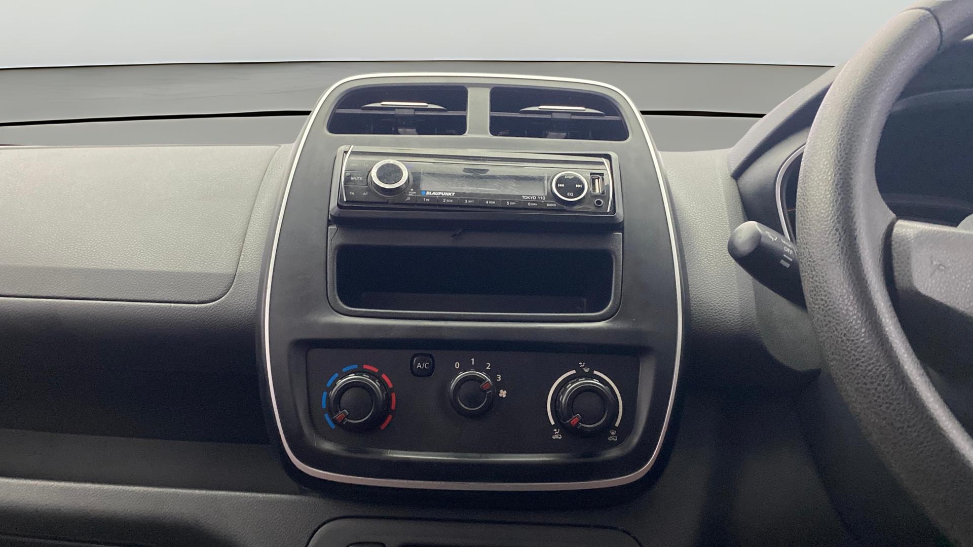 View 2015 Renault Kwid RXE Image 17 Used 2015 Renault Kwid RXE Image 17