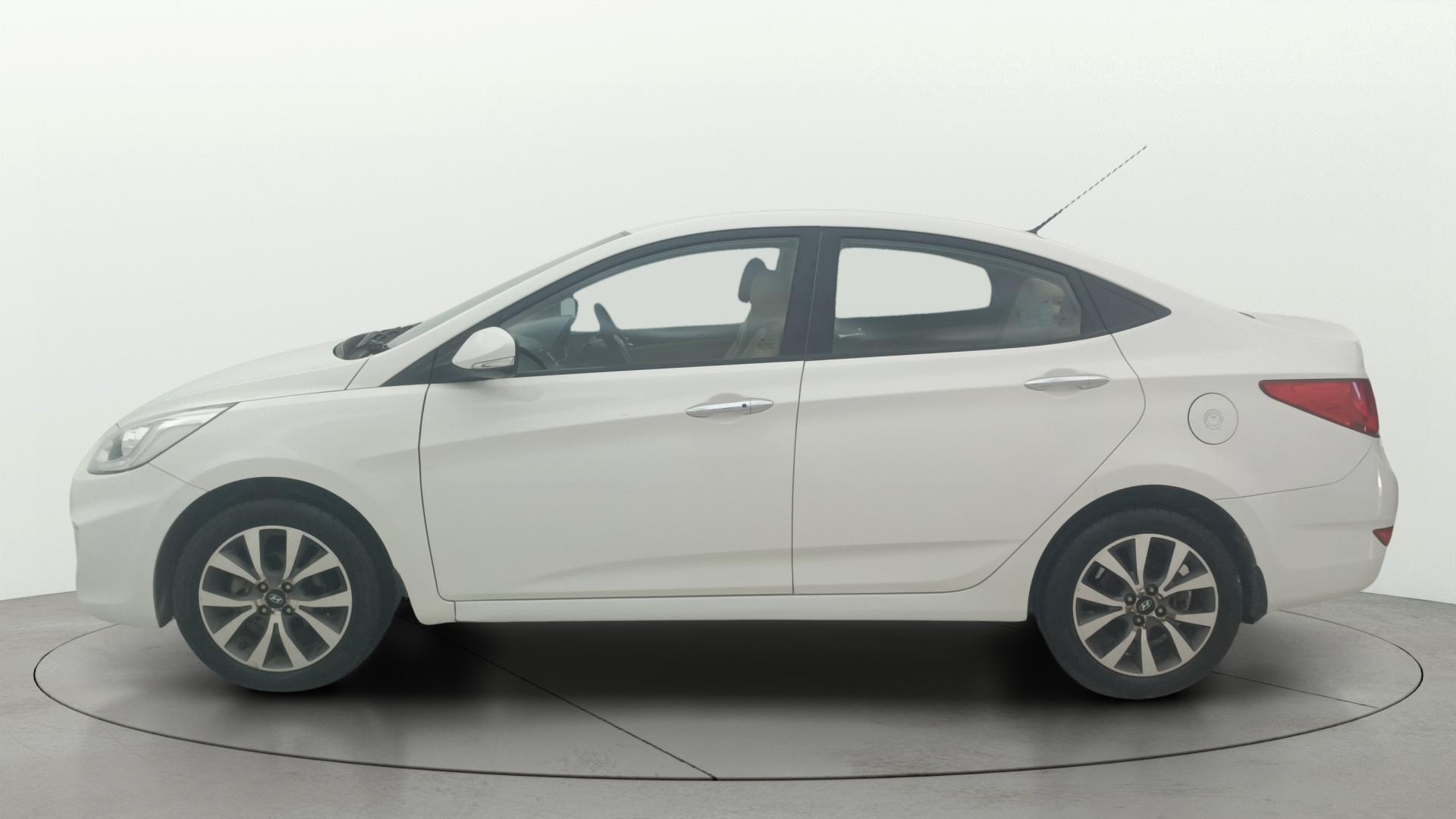 View 2014 Hyundai Fluidic Verna 1.6 VTVT SX Image 26 Used 2014 Hyundai Fluidic Verna 1.6 VTVT SX Image 26