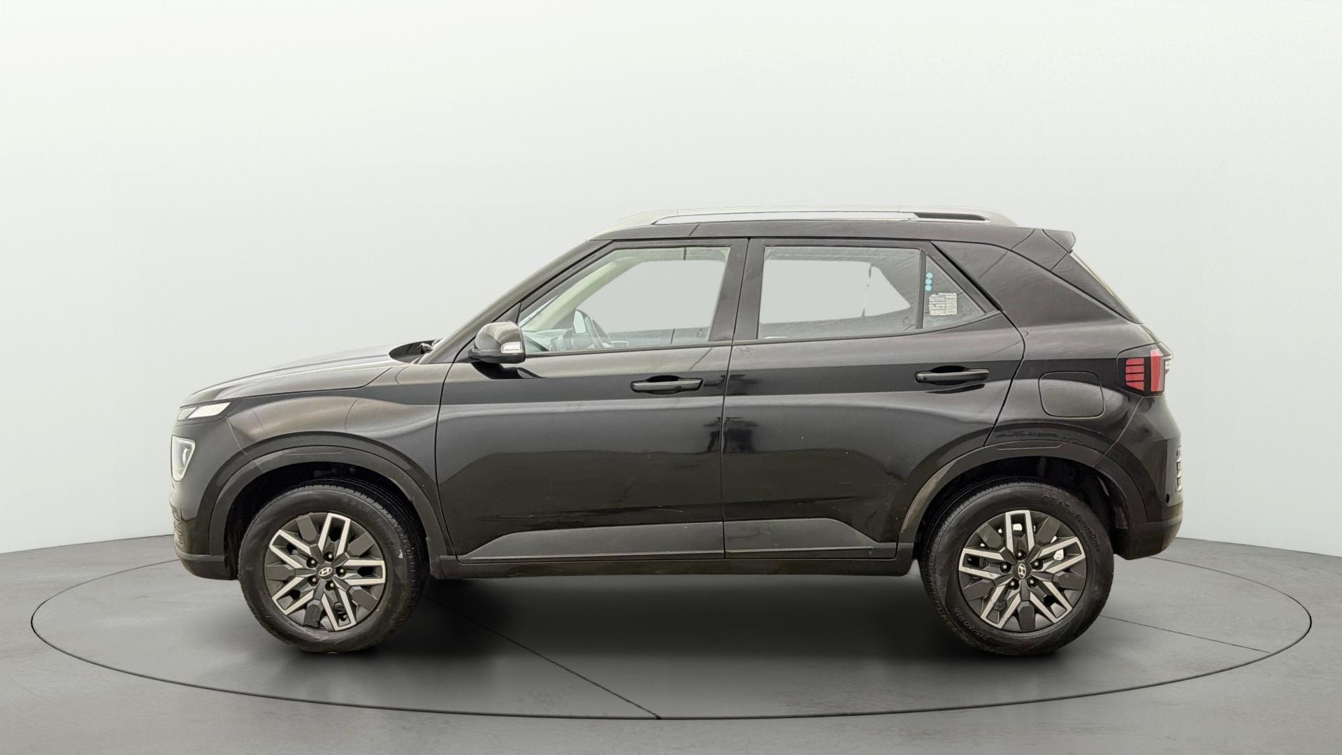 View 2023 Hyundai Venue S (O) 1.0 Turbo Petrol MT Image 27 Used 2023 Hyundai Venue S (O) 1.0 Turbo Petrol MT Image 27