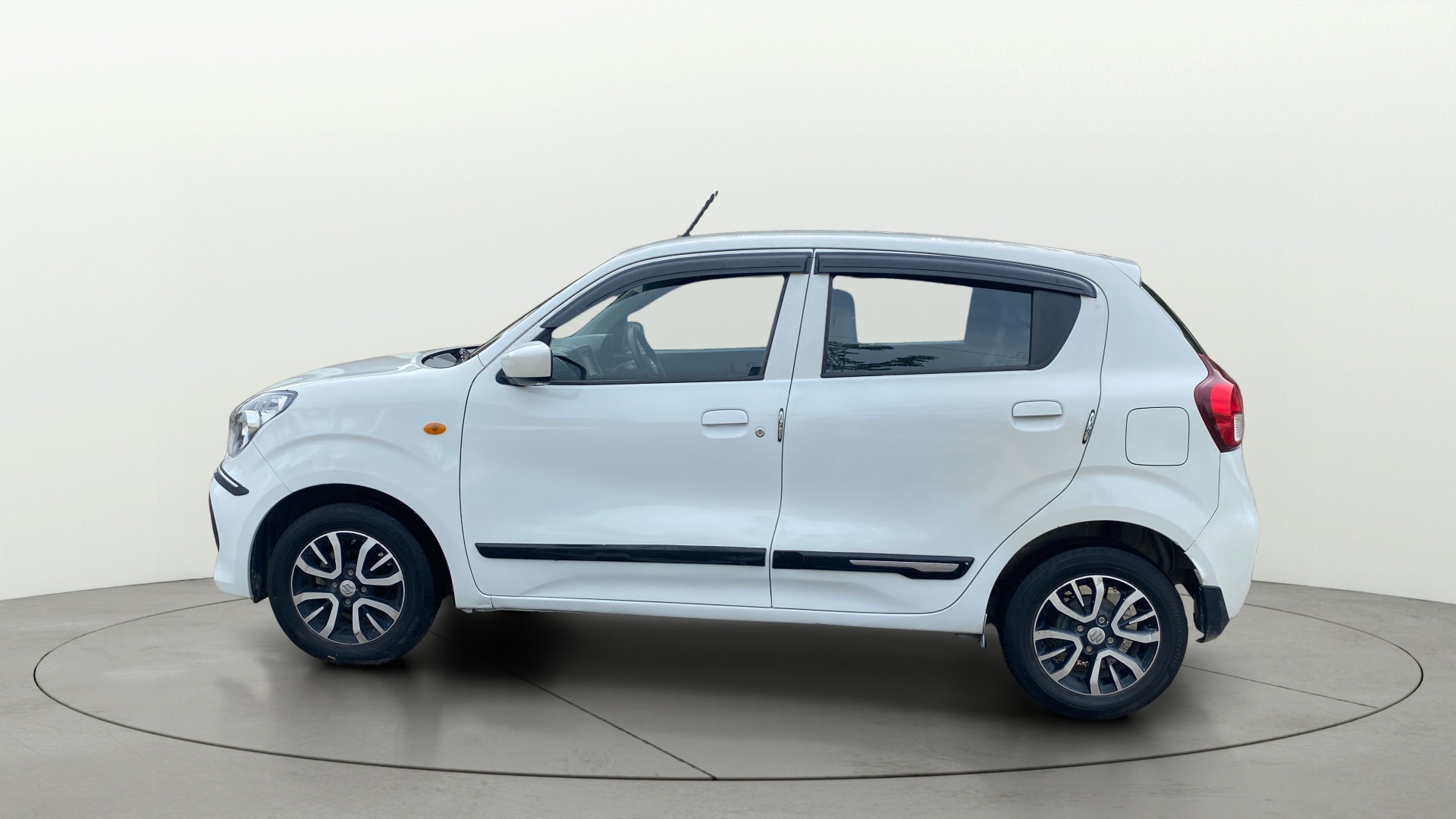 View 2023 Maruti Suzuki 1000 Base Variant Image 5 Used 2023 Maruti Suzuki 1000 Base Variant Image 5