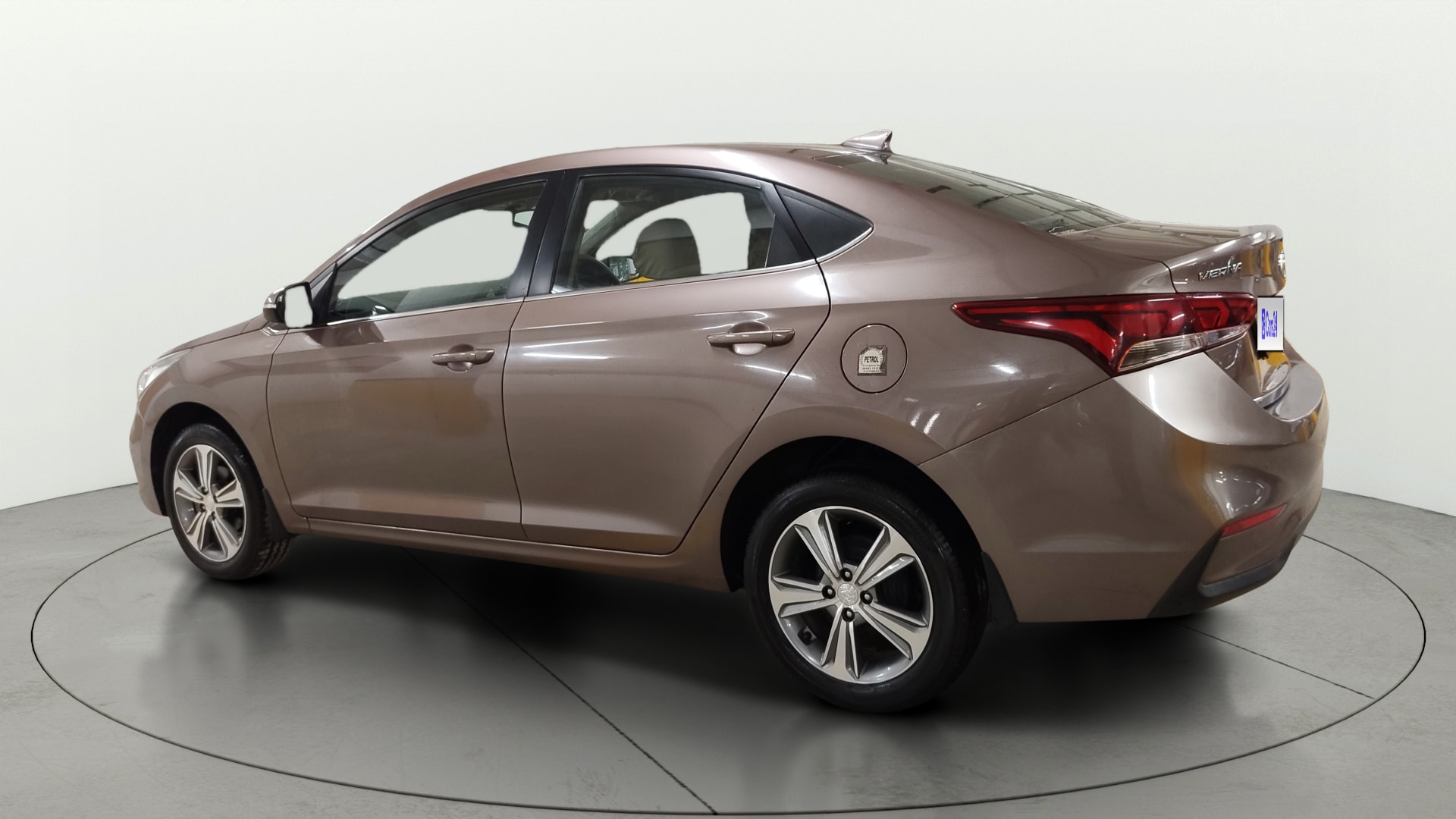 View 2018 Hyundai Verna 1.6 VTVT SX Image 2 Used 2018 Hyundai Verna 1.6 VTVT SX Image 2