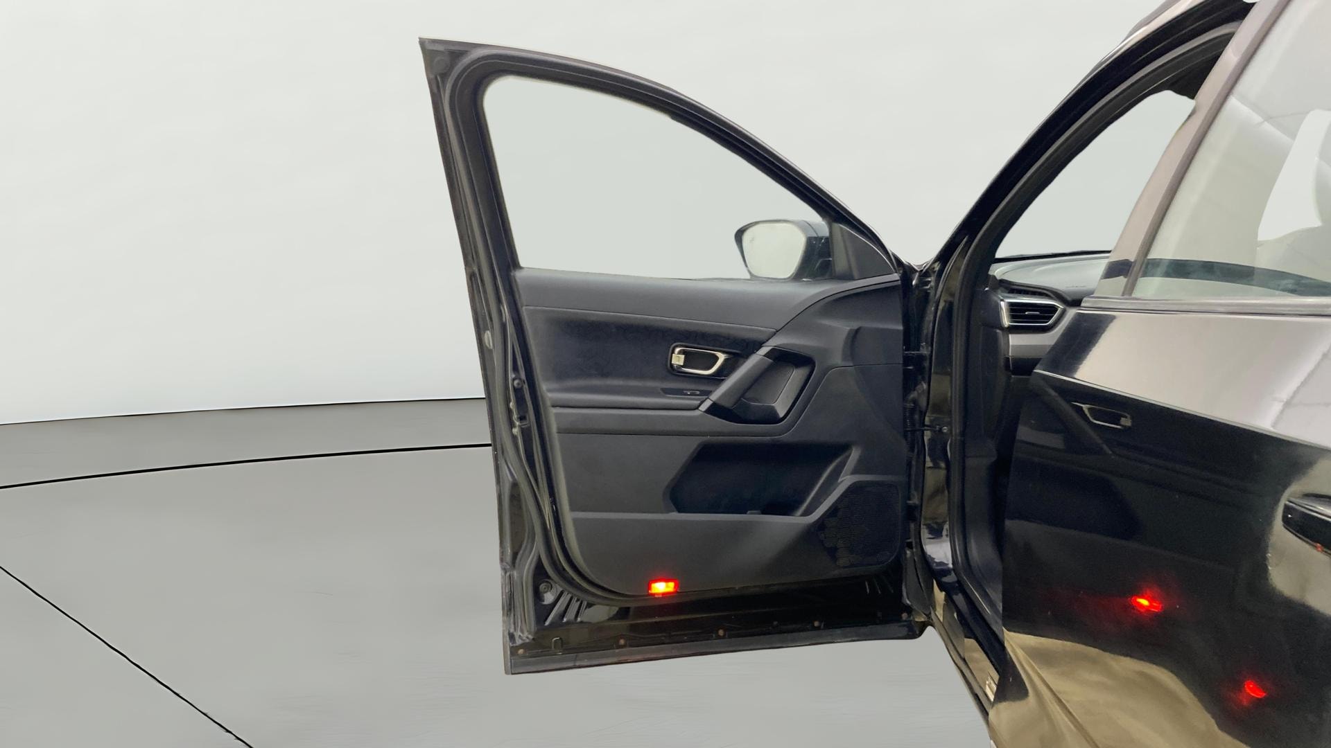 View 2023 Tata Safari XZA Plus Option Dark Image 40 Used 2023 Tata Safari XZA Plus Option Dark Image 40