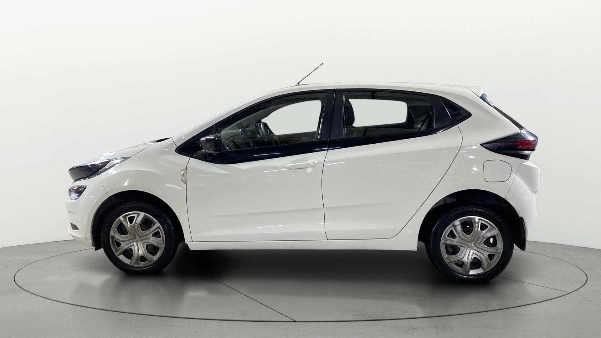 View 2021 Tata Altroz XT Petrol Image 6 Used 2021 Tata Altroz XT Petrol Image 6