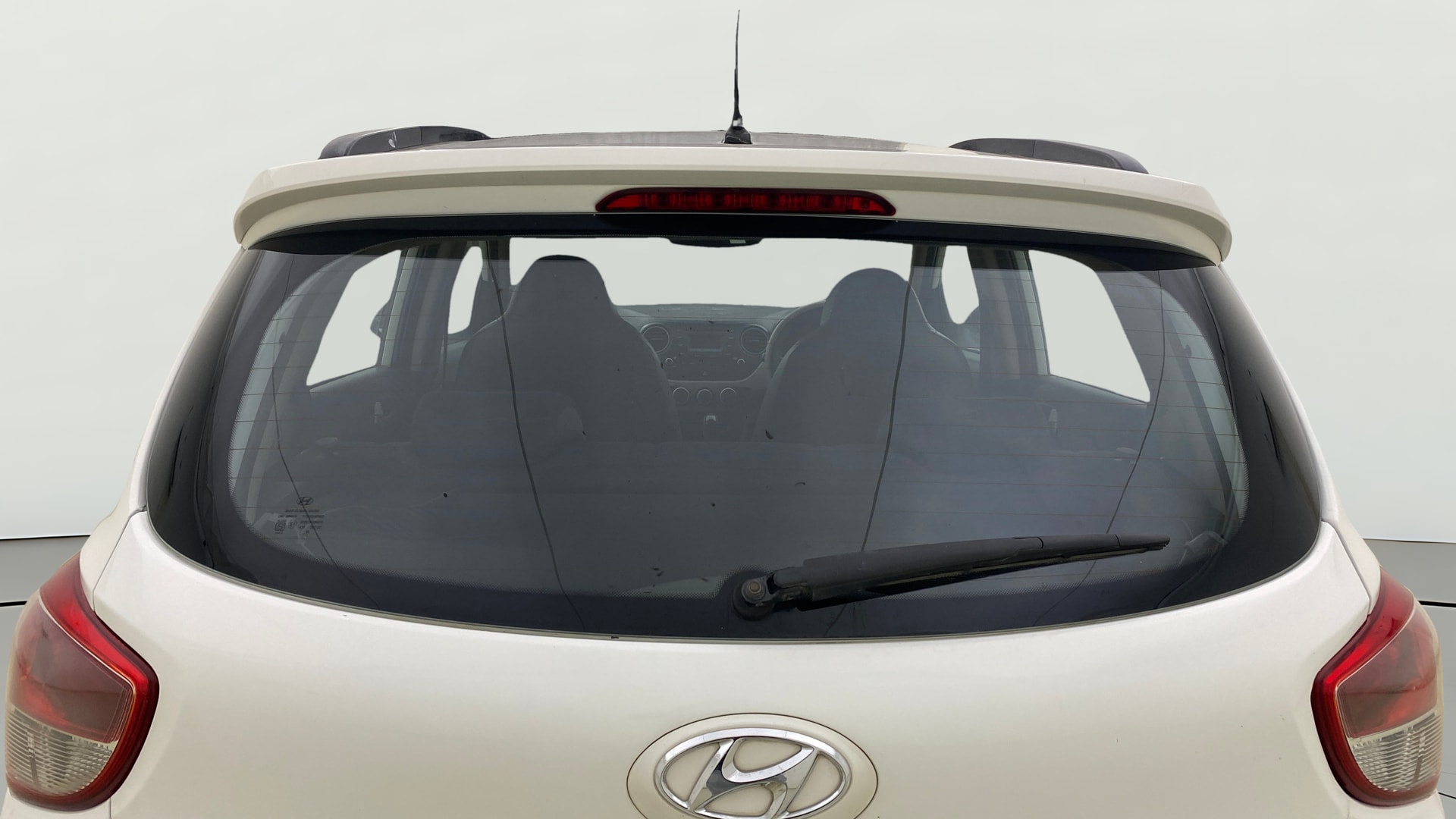 View 2015 Hyundai Grand i10 Asta AT 1.2 Kappa VTVT Image 4 Used 2015 Hyundai Grand i10 Asta AT 1.2 Kappa VTVT Image 4