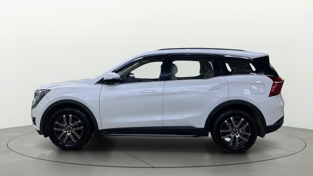 View Mahindra XUV700 Image 28 Used Mahindra XUV700 Image 28