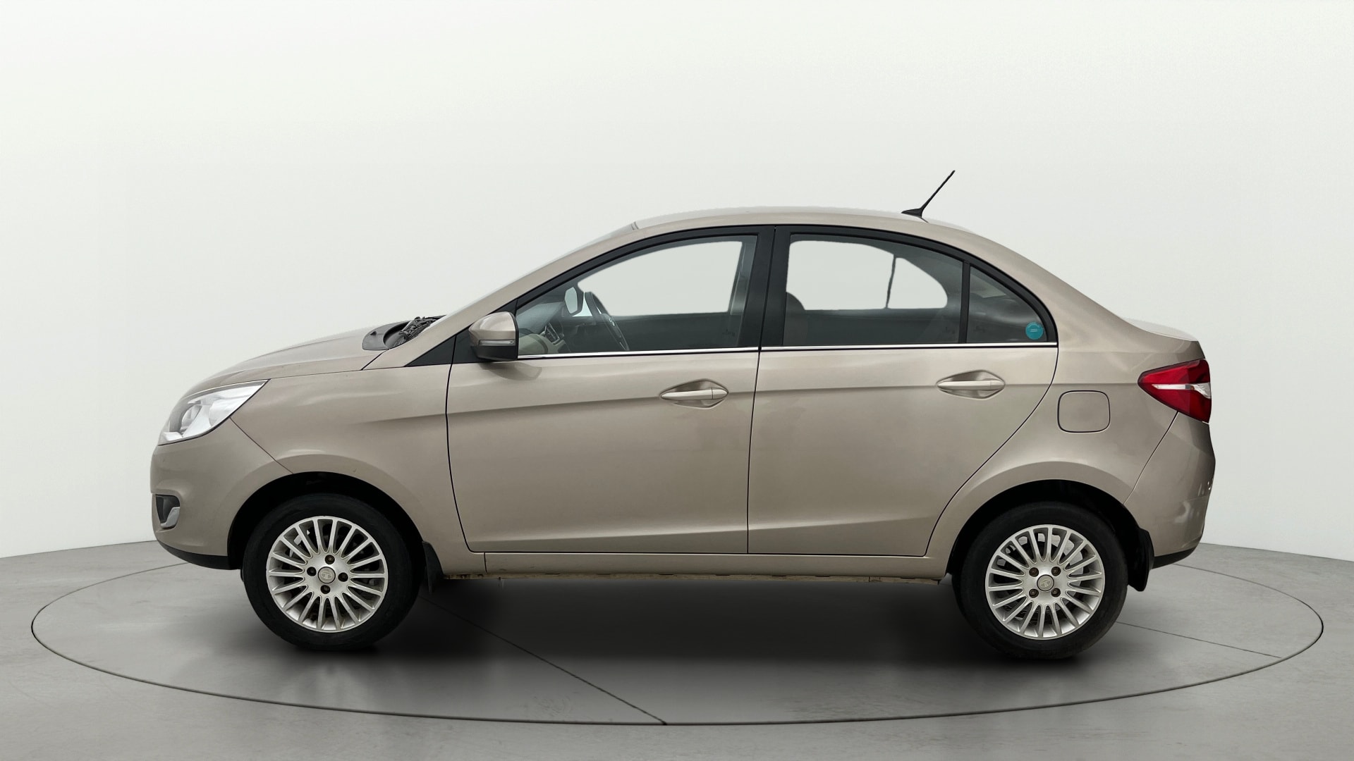 View 2015 Tata Zest XM Petrol Image 5 Used 2015 Tata Zest XM Petrol Image 5