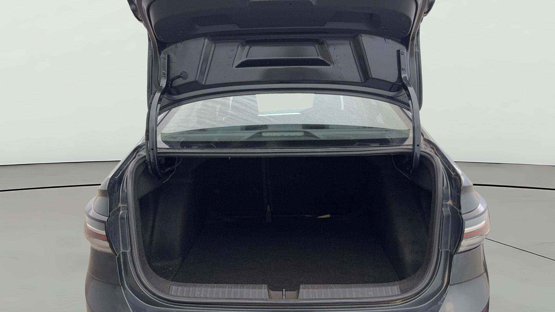 View 2023 Volkswagen Virtus Topline 1.0 TSI MT Image 41 Used 2023 Volkswagen Virtus Topline 1.0 TSI MT Image 41