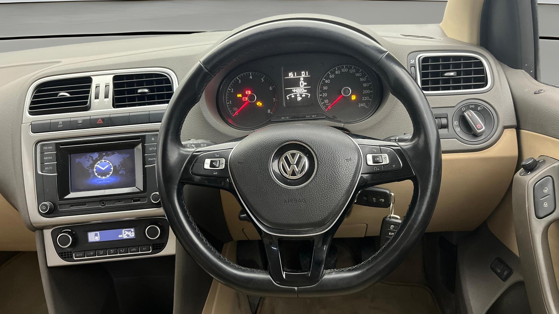 View 2016 Volkswagen Vento DSG Image 13 Used 2016 Volkswagen Vento DSG Image 13