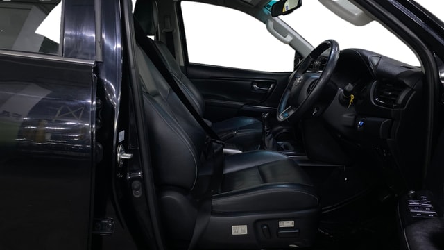 View Toyota Fortuner Image 19 Used Toyota Fortuner Image 19