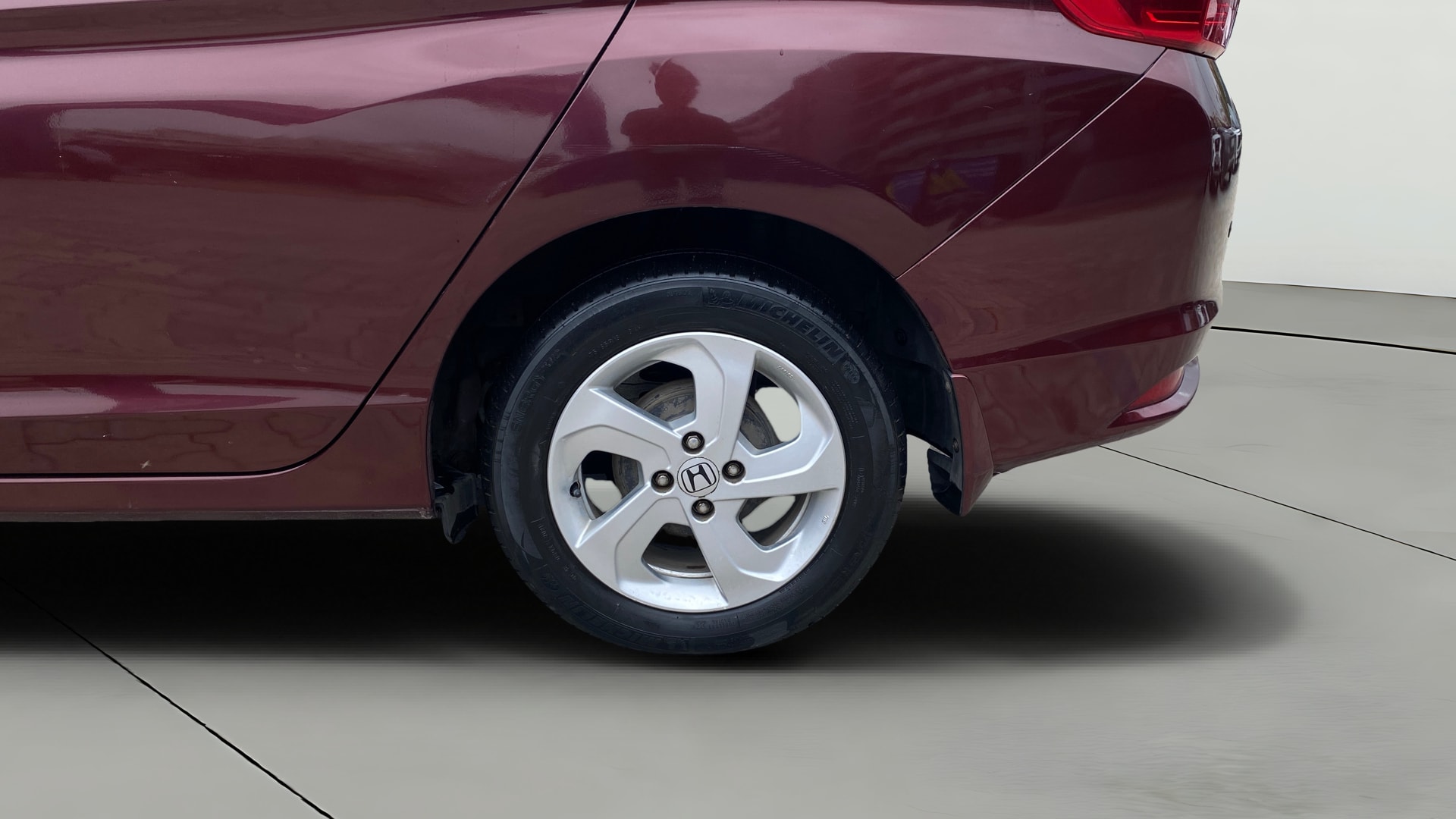 View 2015 Honda City ZX MT Diesel Anniversary Edition Image 8 Used 2015 Honda City ZX MT Diesel Anniversary Edition Image 8